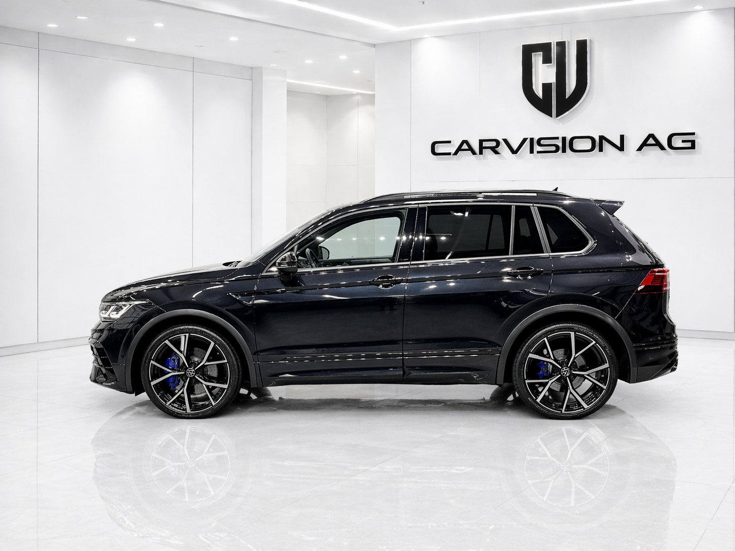 VW Tiguan 2.0TSI R 4Motion DSG * Panorama-Glasdach * Anhängerkupplung *-image-3