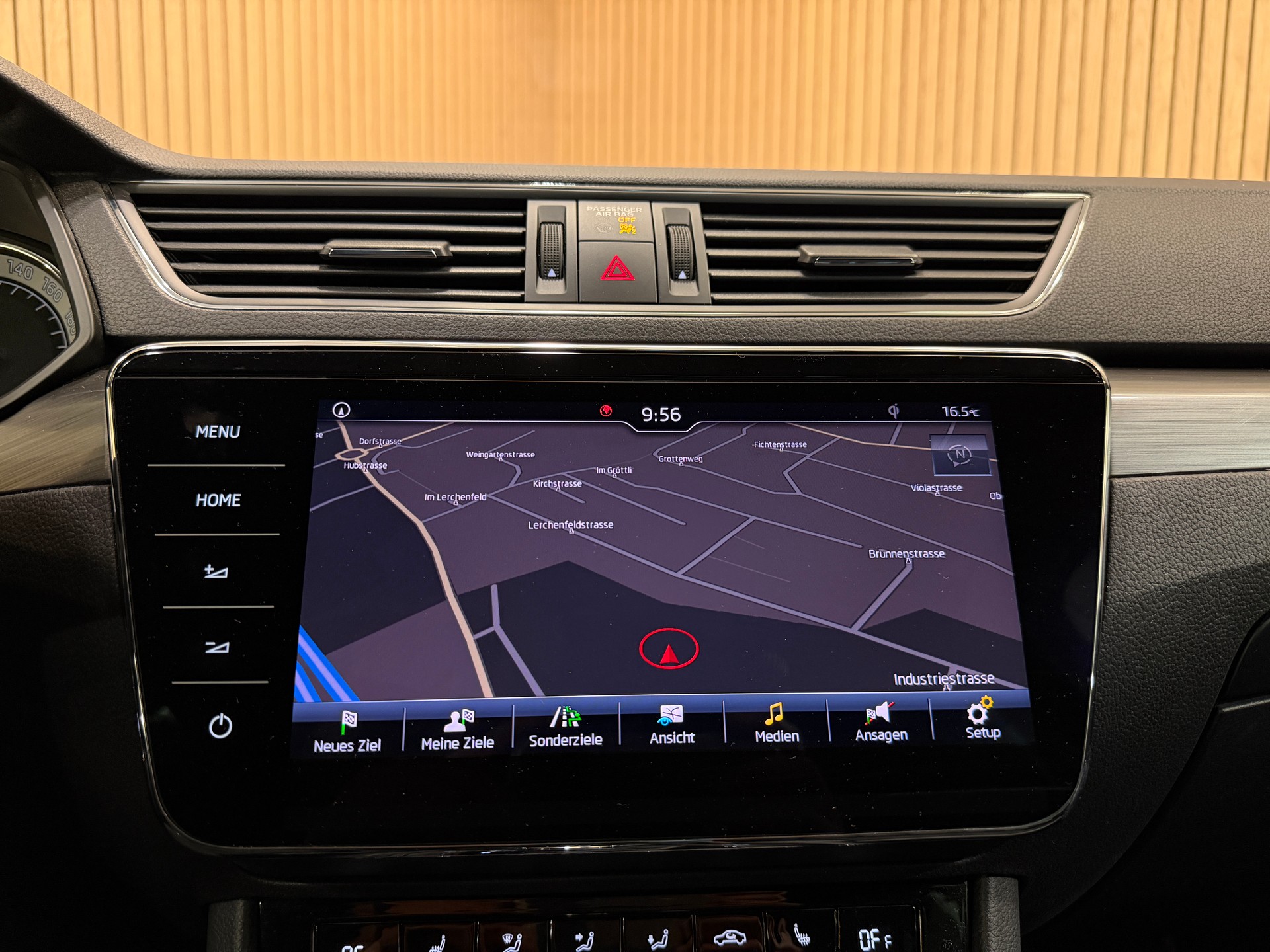 SKODA Superb Combi 1.6 TDI Style DSG-image-10