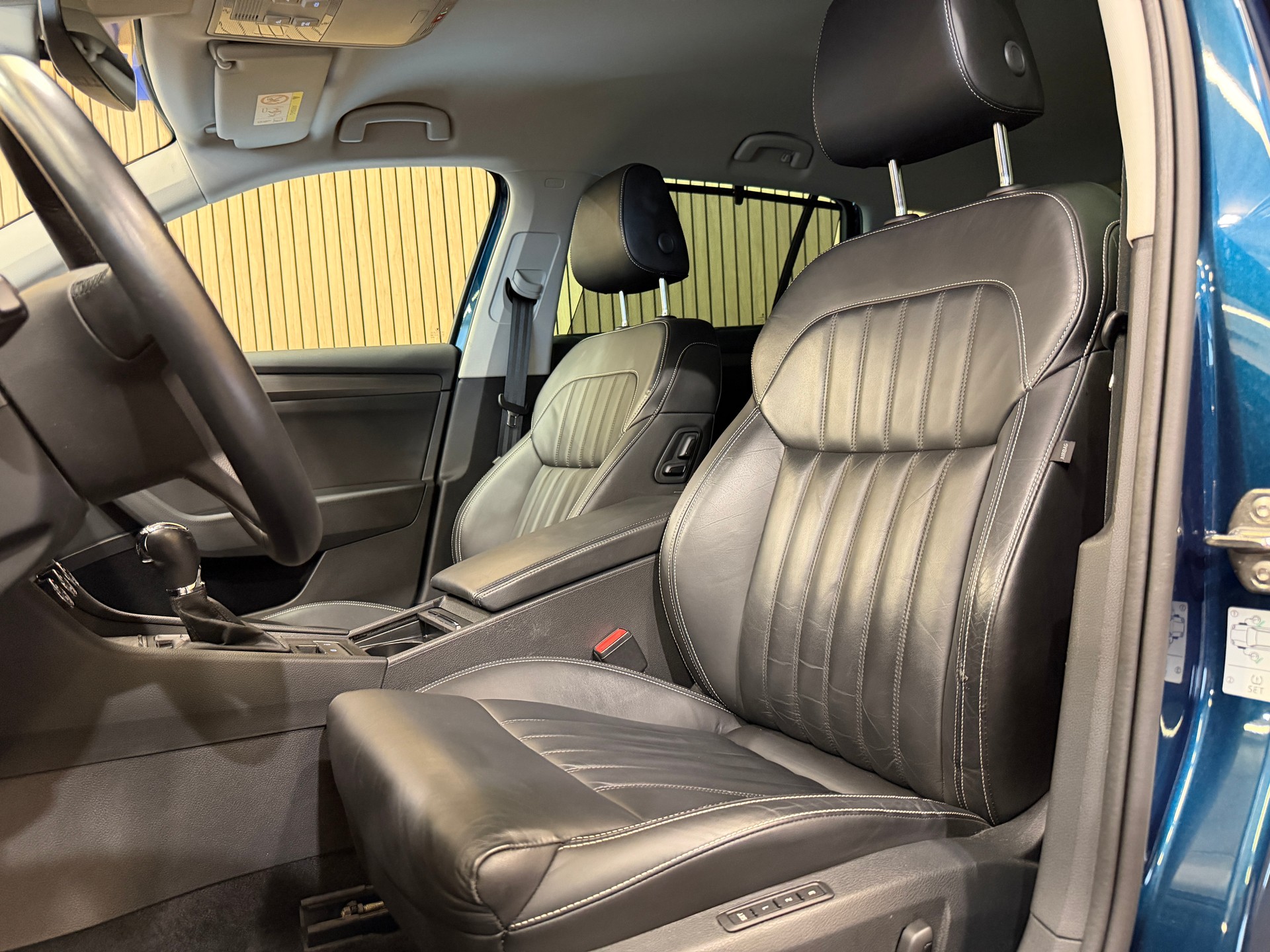 SKODA Superb Combi 1.6 TDI Style DSG-image-5
