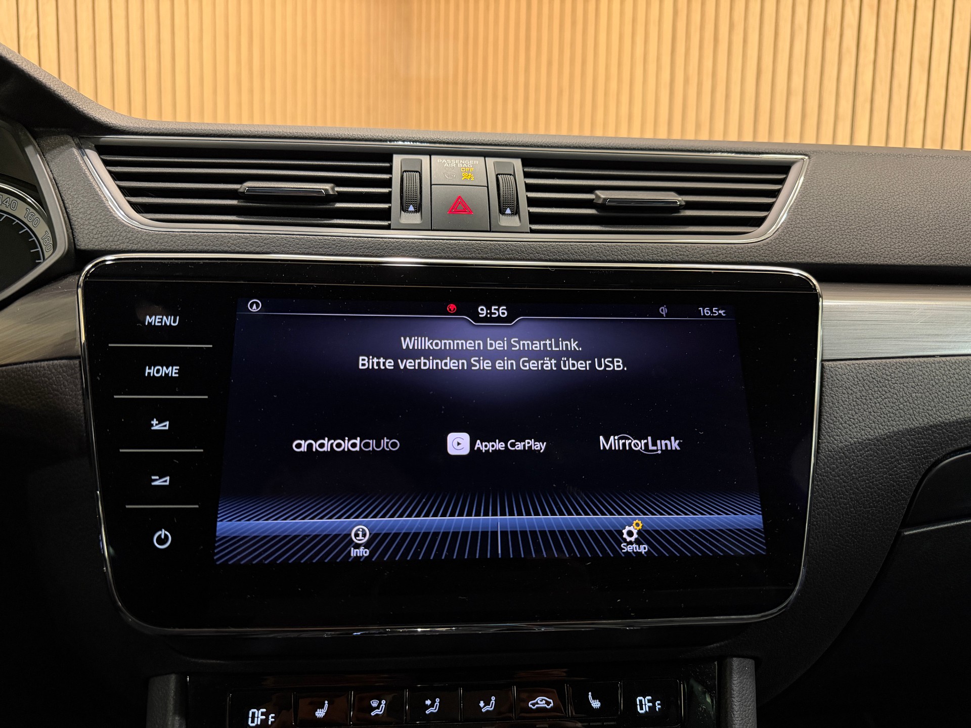 SKODA Superb Combi 1.6 TDI Style DSG-image-11