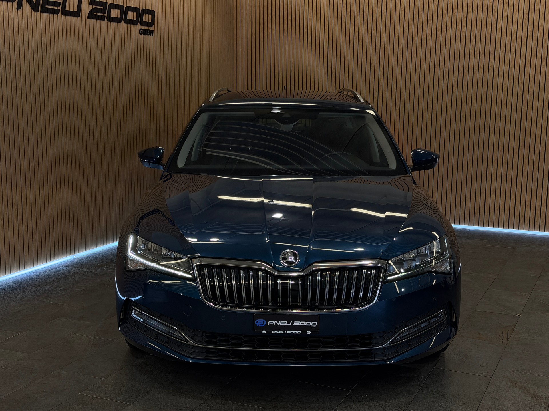 SKODA Superb Combi 1.6 TDI Style DSG-image-1