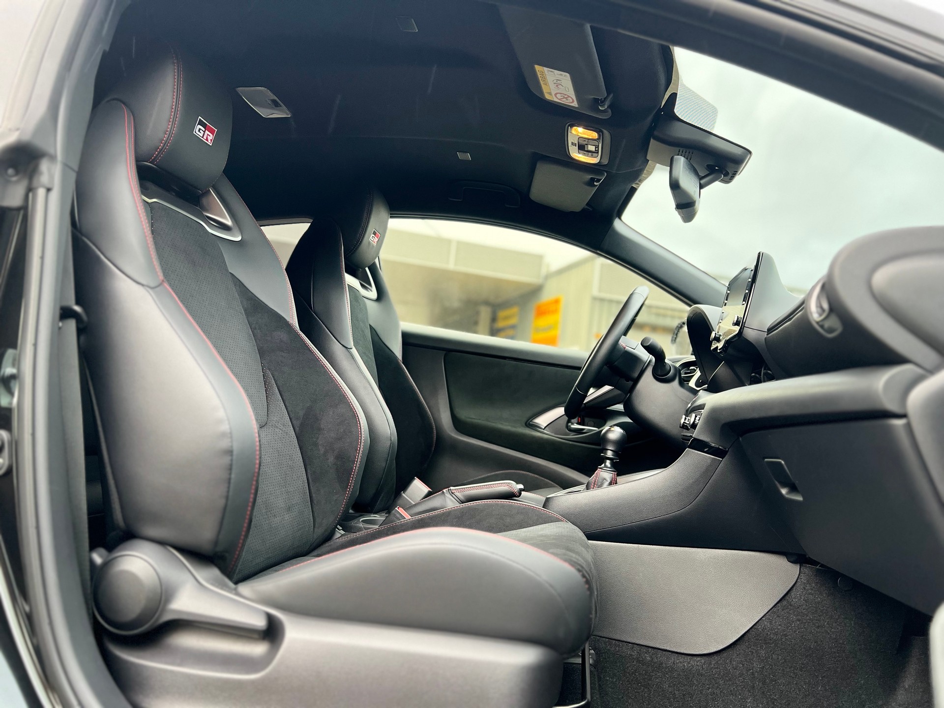 TOYOTA Yaris 1.6 GR Sport ( Circuit Paket )-image-12