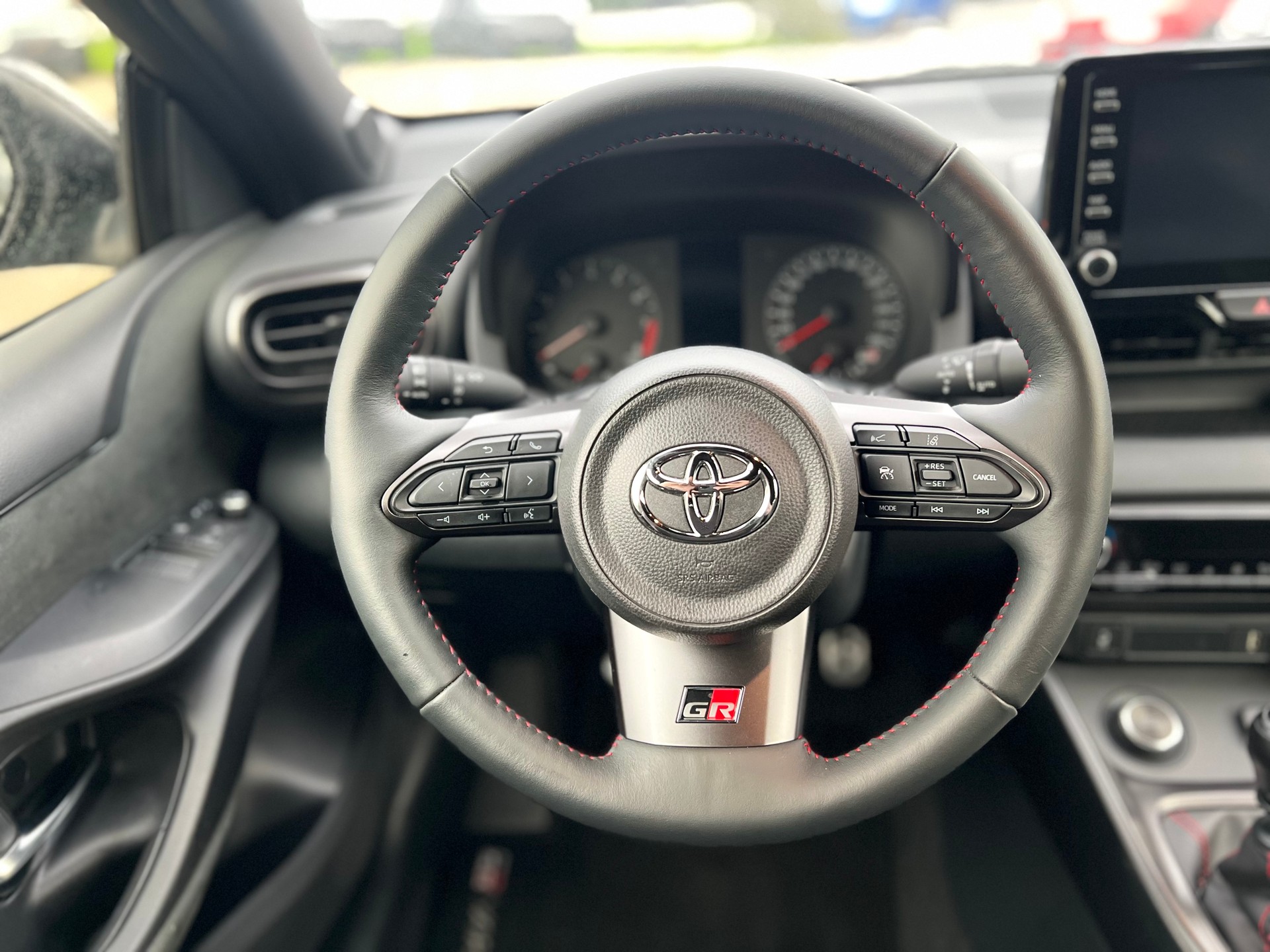TOYOTA Yaris 1.6 GR Sport ( Circuit Paket )-image-13