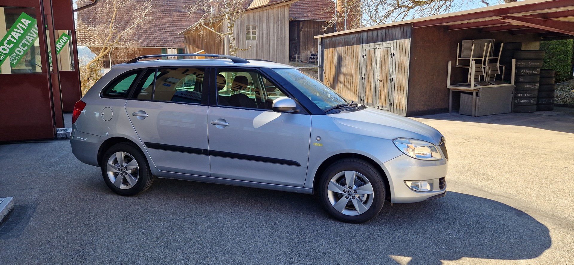 SKODA Fabia 1.2 TSI Fresh-image-2