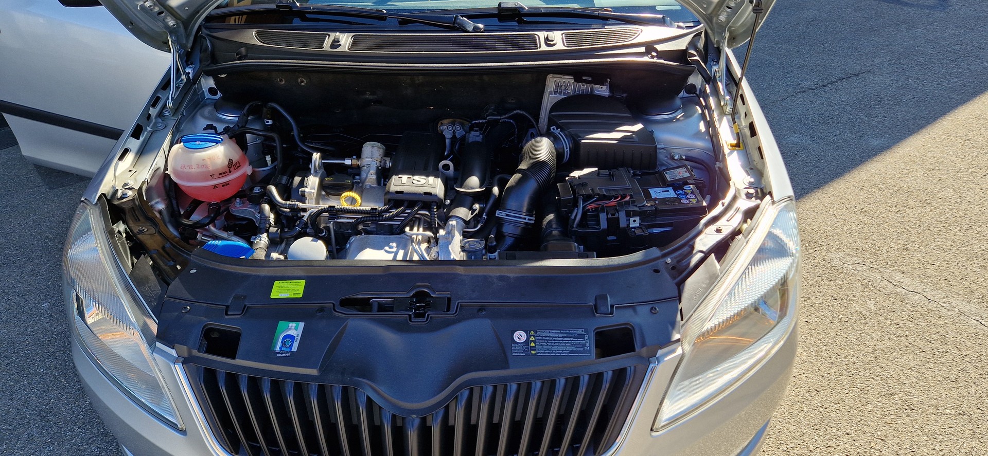 SKODA Fabia 1.2 TSI Fresh-image-13