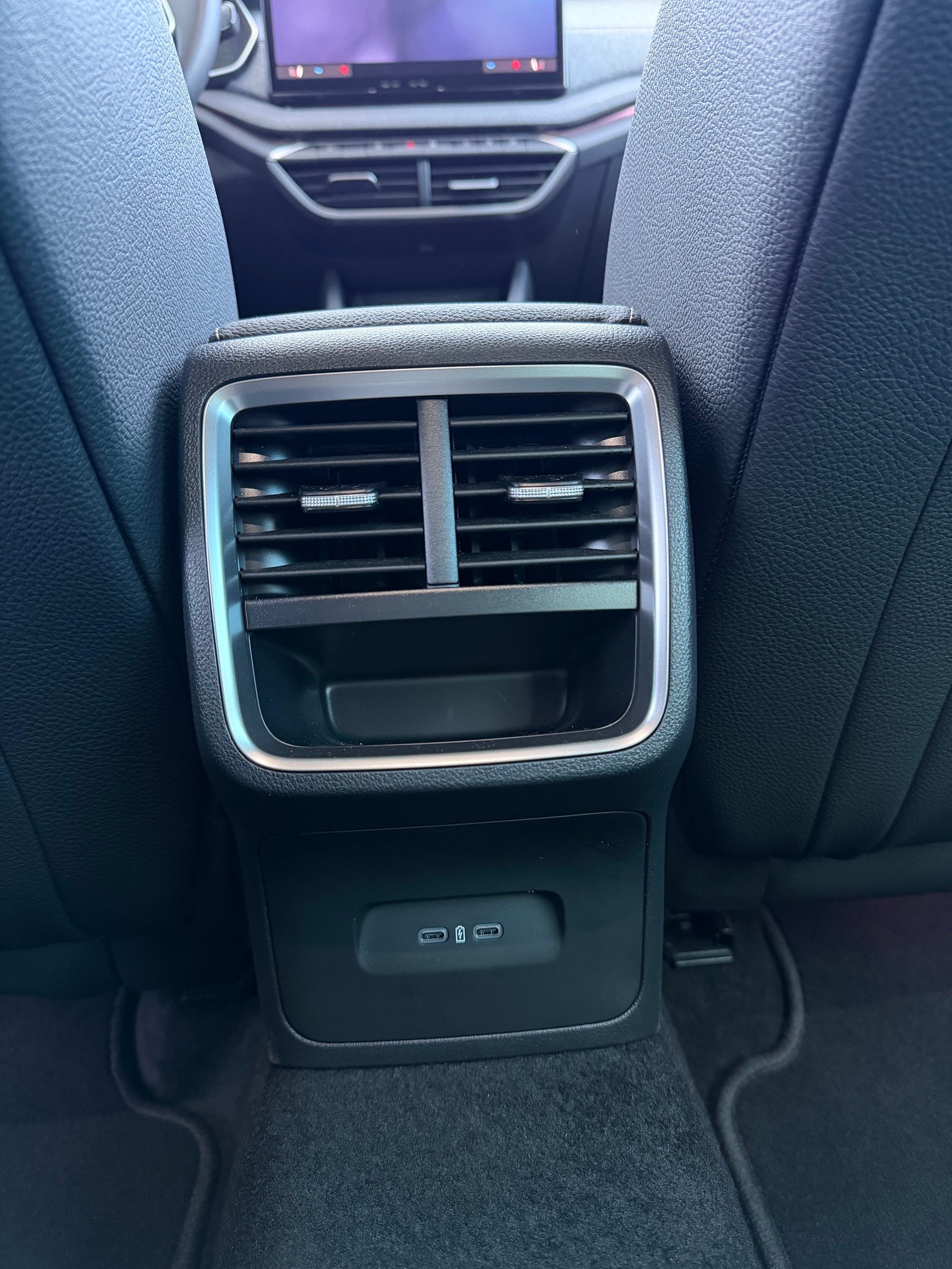 SKODA Octavia Combi 2.0 TDI DSG Selection-image-10