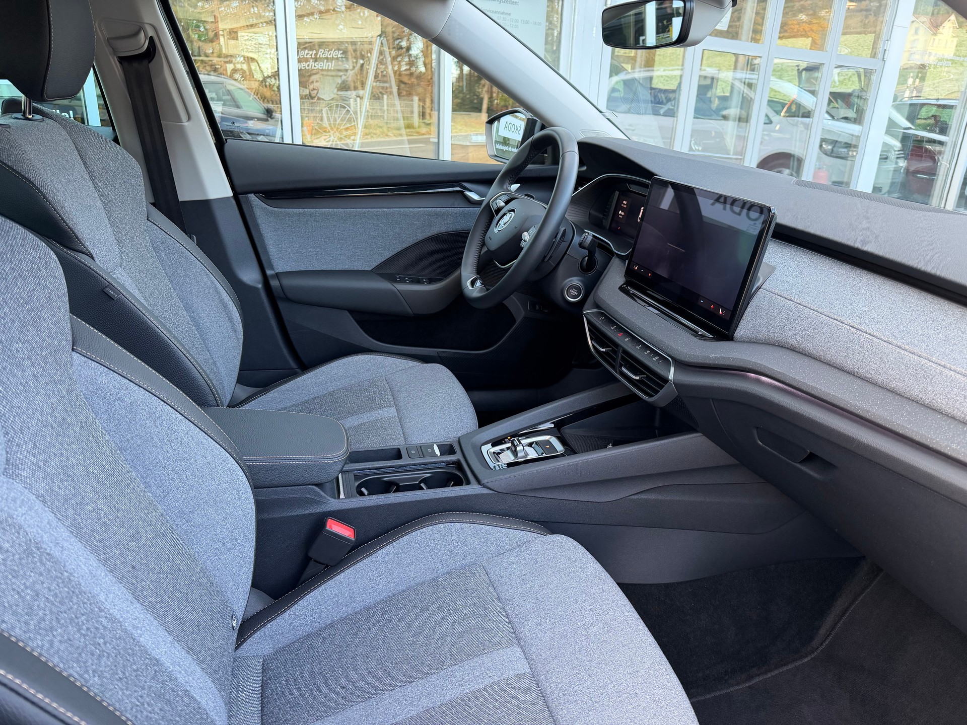 SKODA Octavia Combi 2.0 TDI DSG Selection-image-21