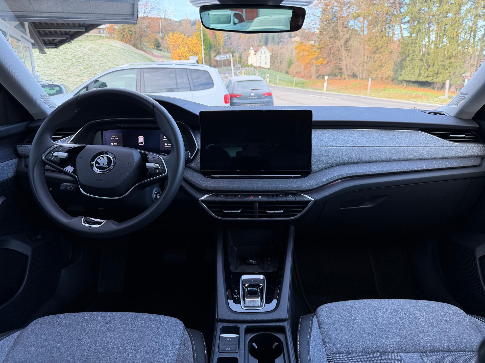 SKODA Octavia Combi 2.0 TDI DSG Selection-image-23