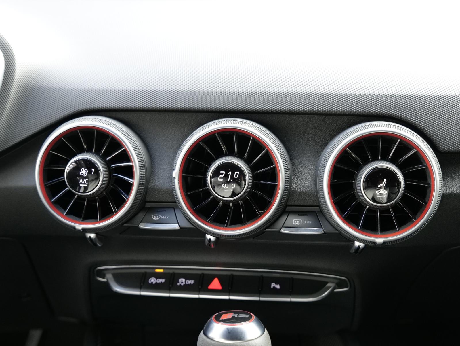 AUDI TT RS Coupé 2.5 TFSI quattro S-Tronic-image-22