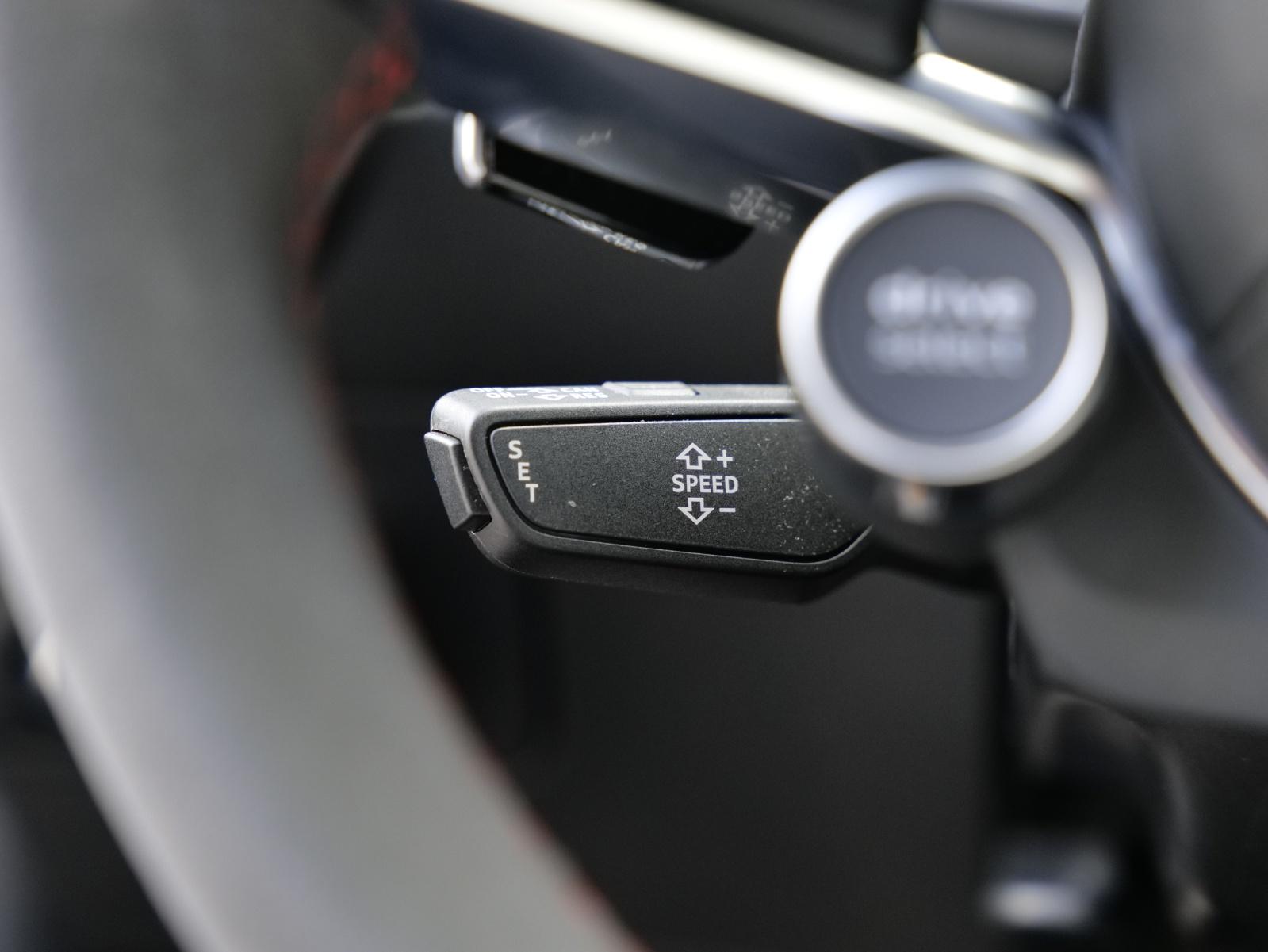 AUDI TT RS Coupé 2.5 TFSI quattro S-Tronic-image-19