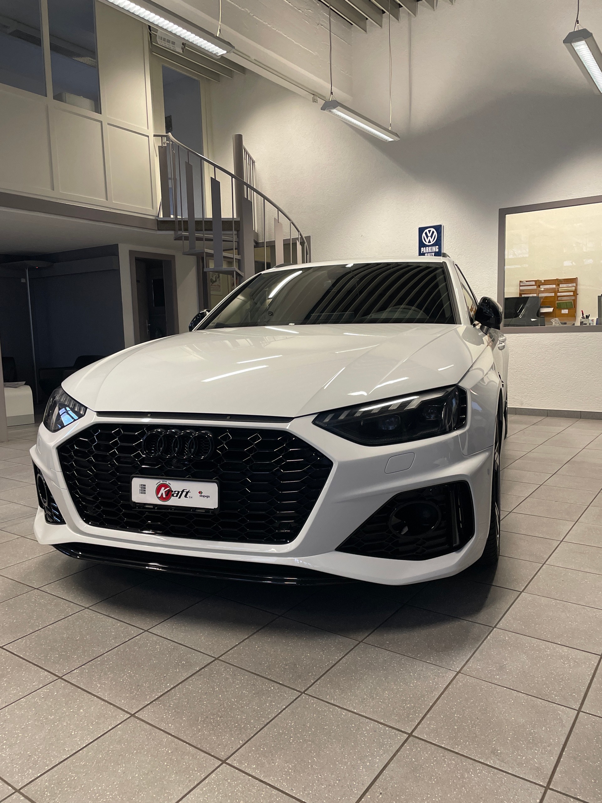 AUDI RS4 Avant quattro tiptronic
