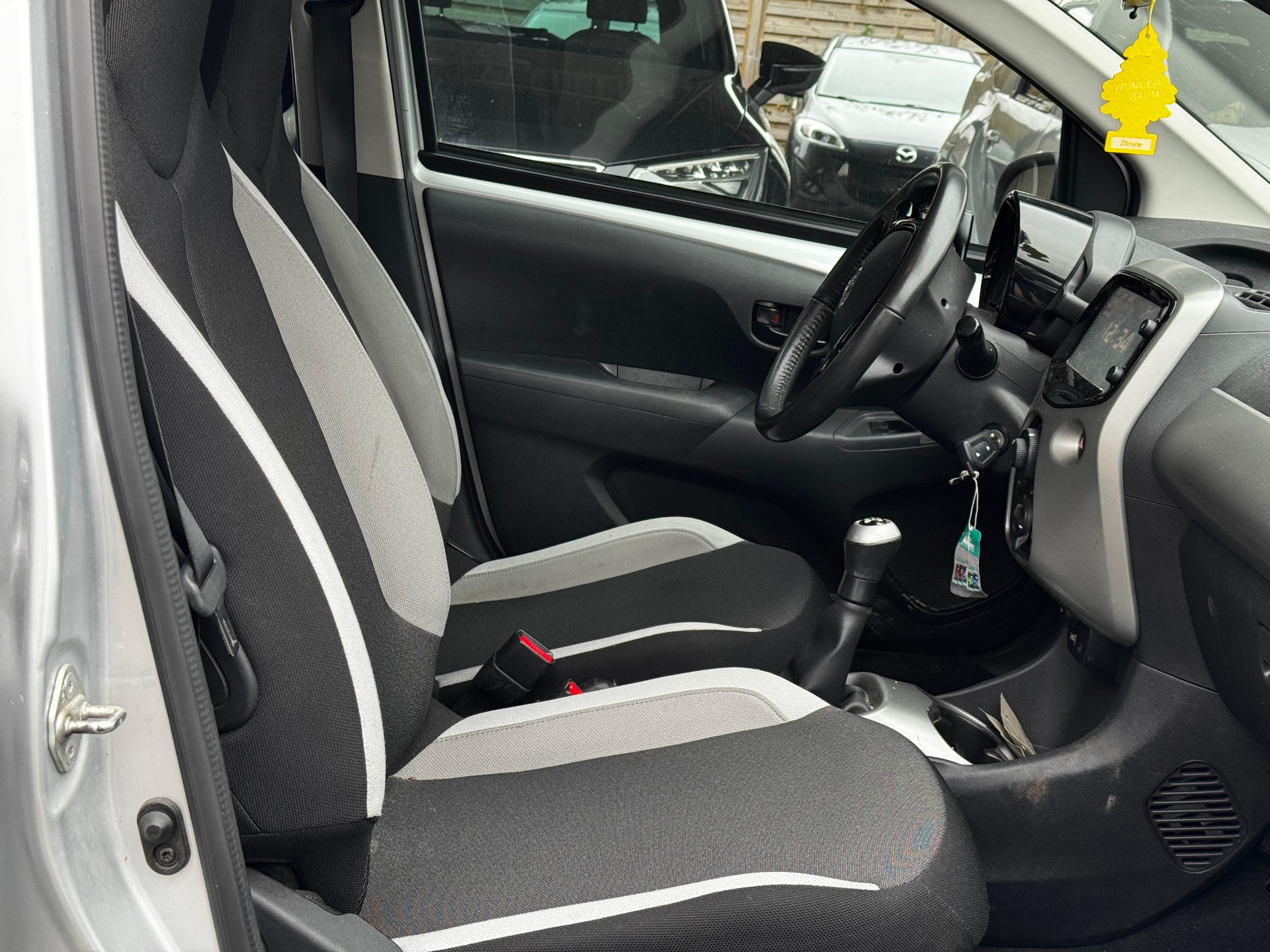 TOYOTA Aygo 1.2 VVT-i x-cite-image-7