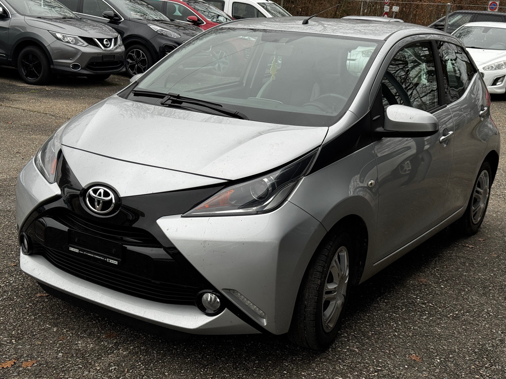 TOYOTA Aygo 1.2 VVT-i x-cite-image-1