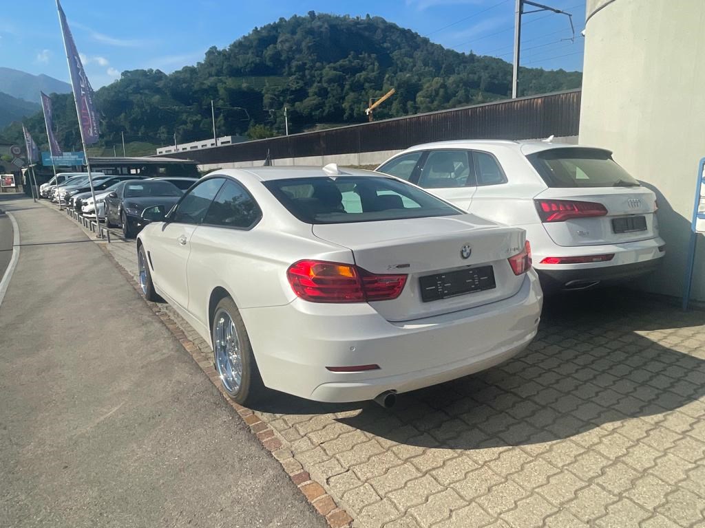 BMW 420i Coupé xDrive Sport Line-image-3