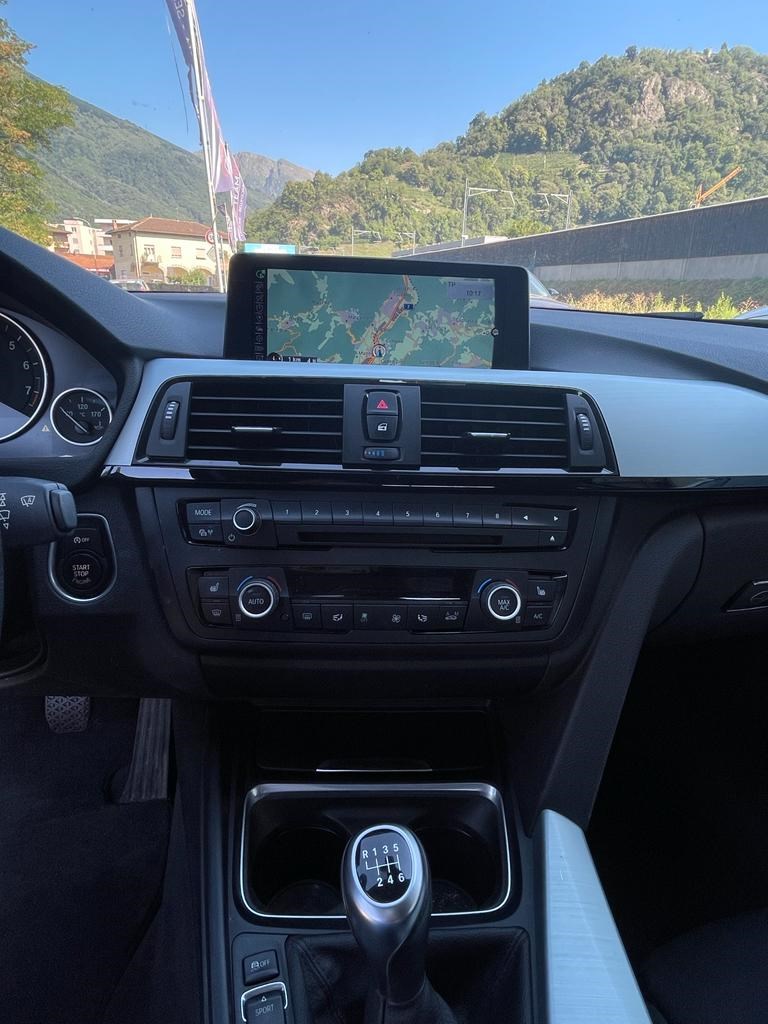 BMW 420i Coupé xDrive Sport Line-image-9
