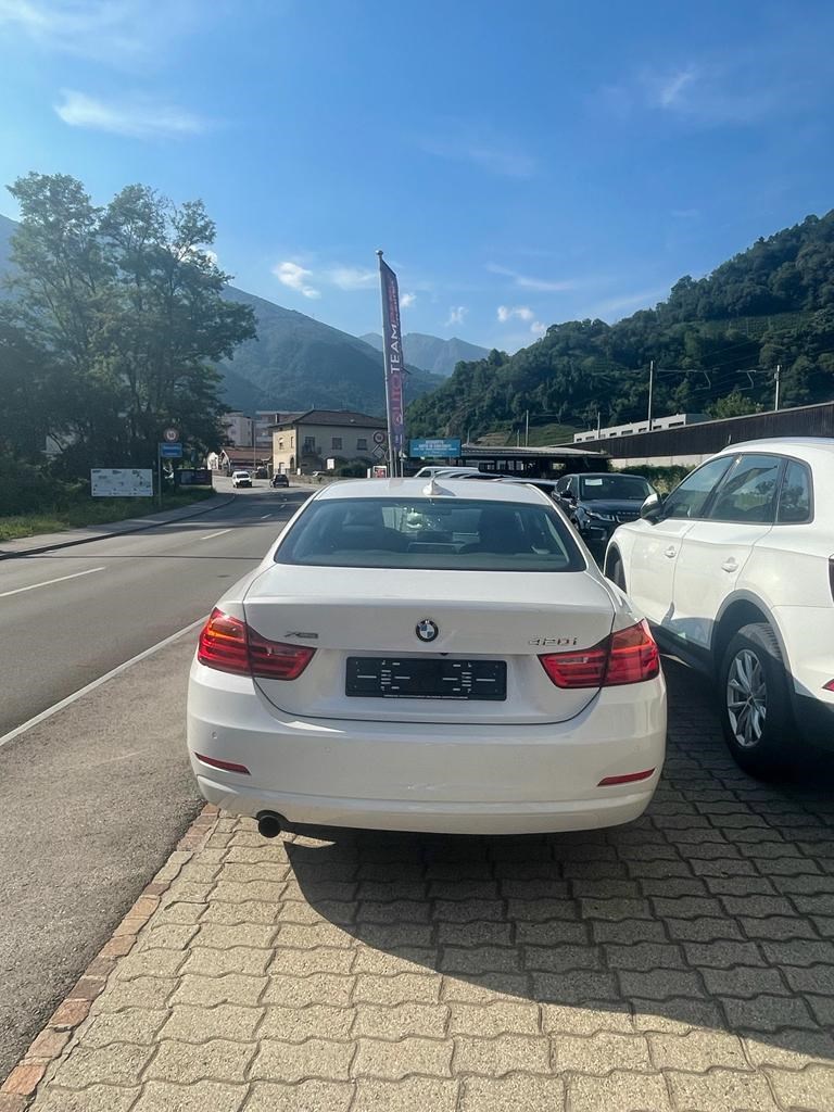BMW 420i Coupé xDrive Sport Line-image-4