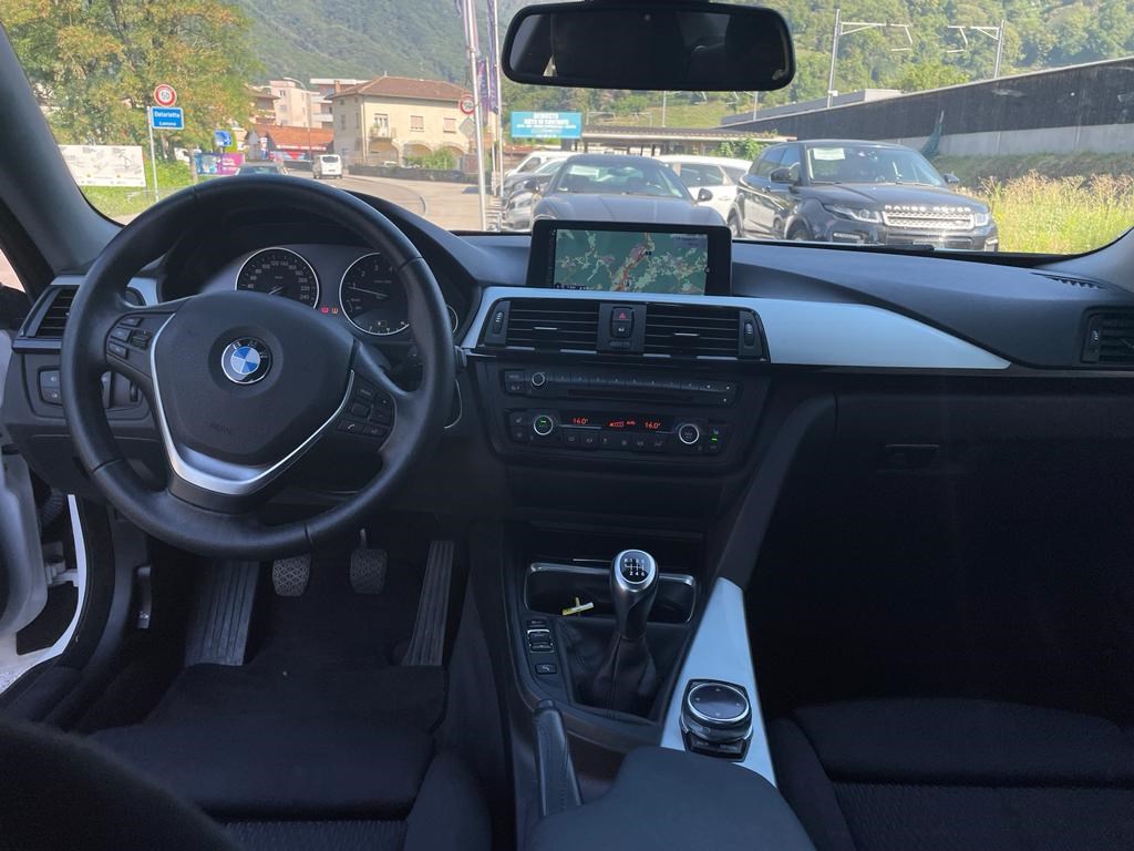 BMW 420i Coupé xDrive Sport Line-image-8