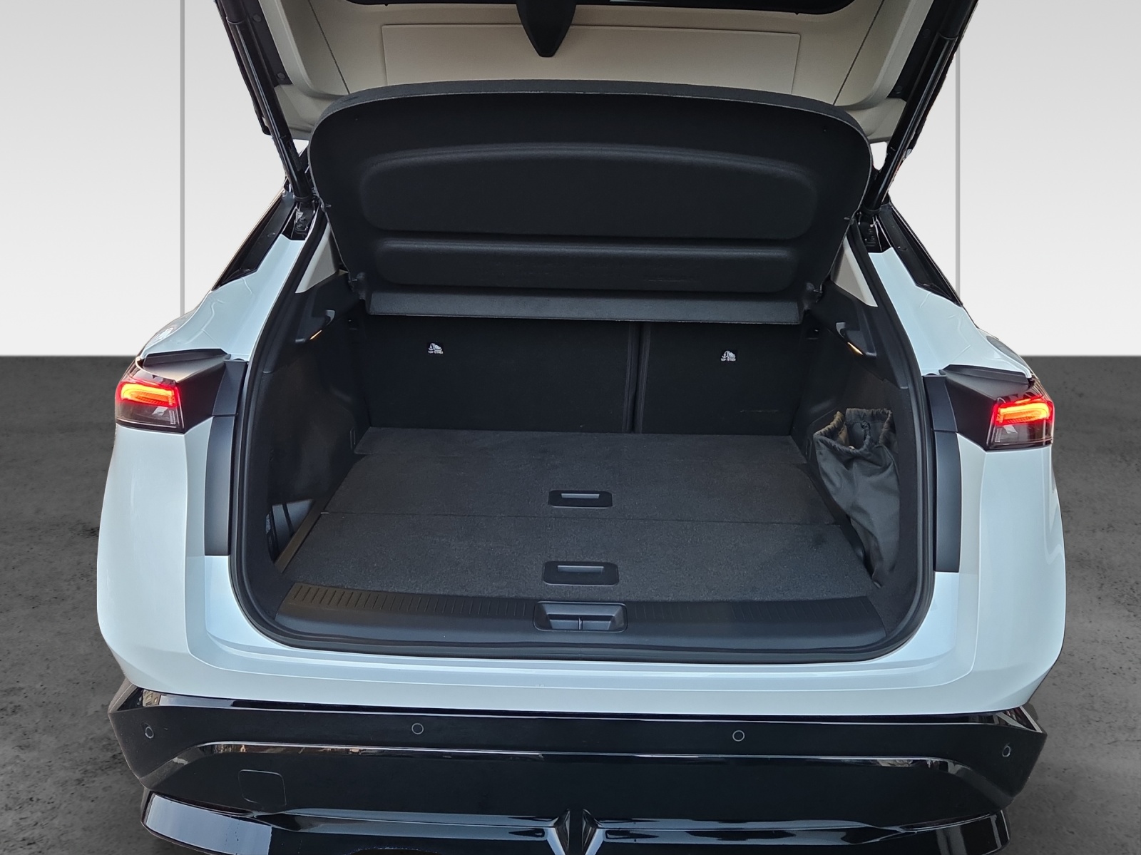 NISSAN Ariya 87 kWh e-4orce Evolve Allrad-image-13