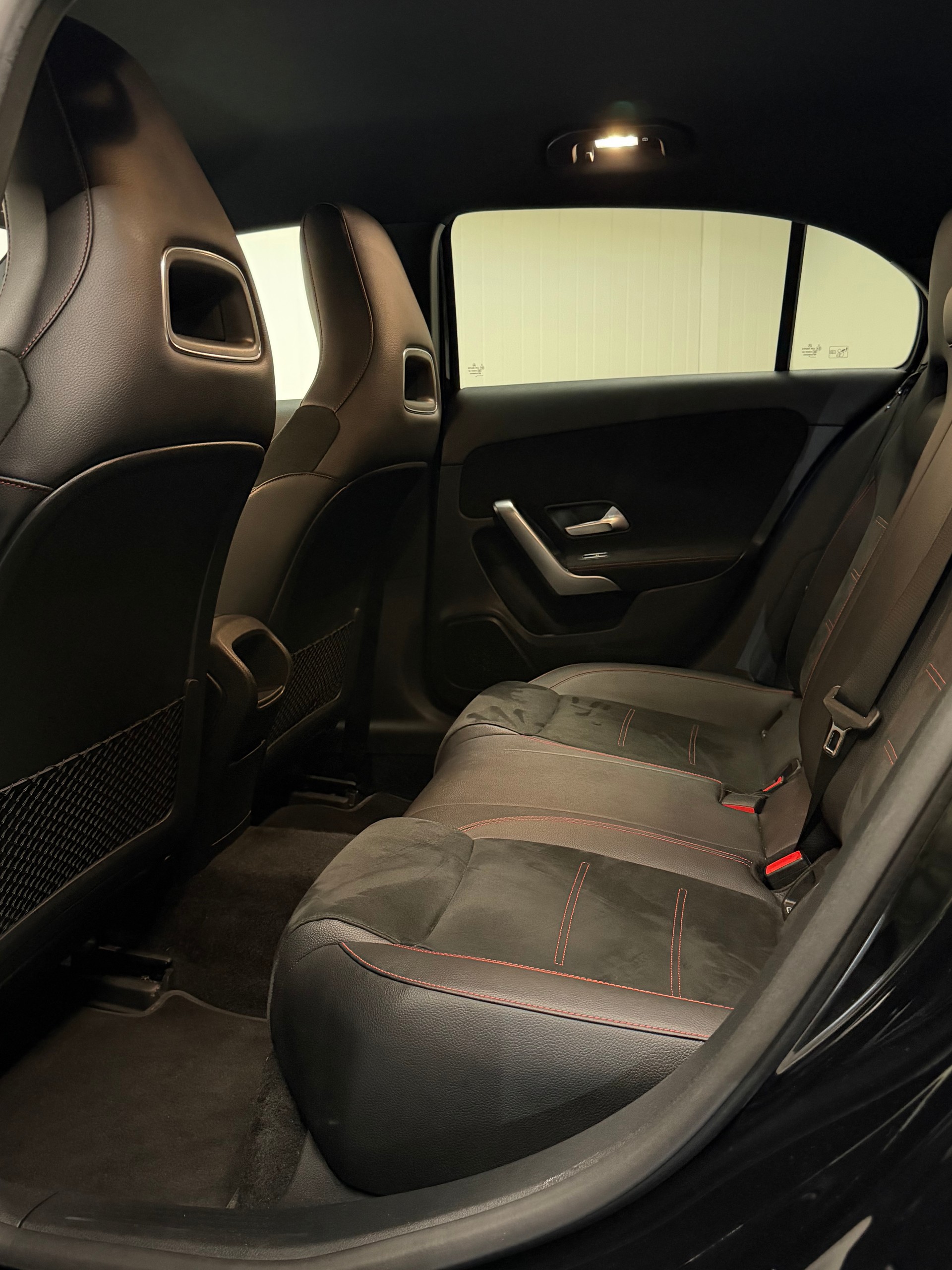 MERCEDES-BENZ A 250 AMG Line 7G-DCT-image-14