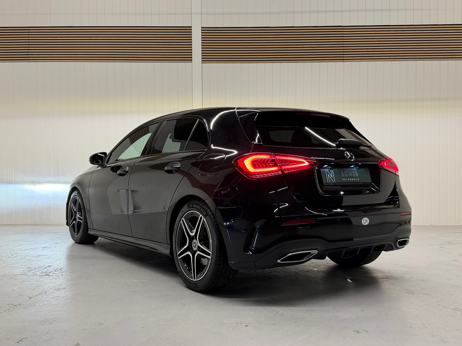 MERCEDES-BENZ A 250 AMG Line 7G-DCT-showroom-element-2