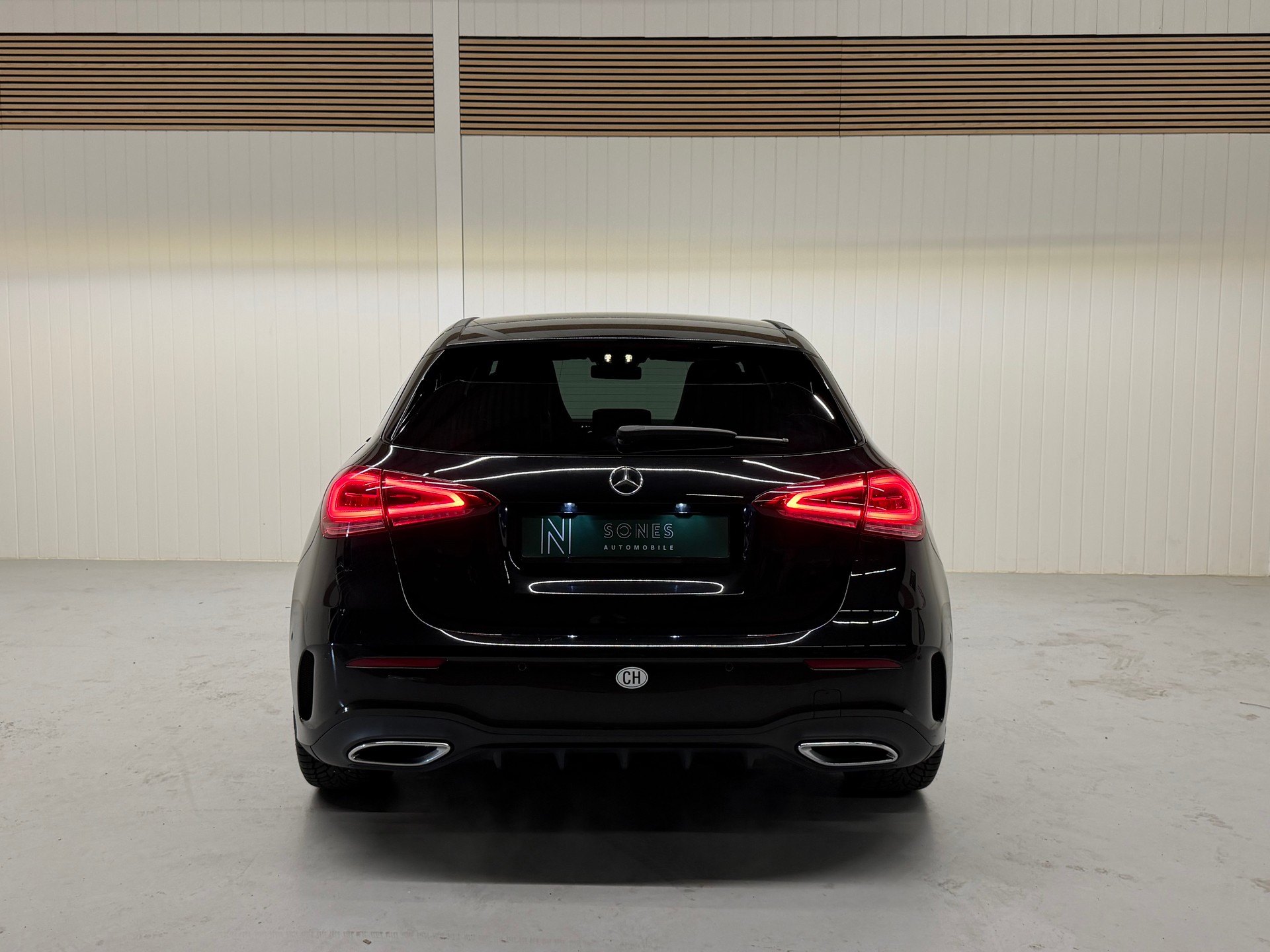 MERCEDES-BENZ A 250 AMG Line 7G-DCT-showroom-element-3
