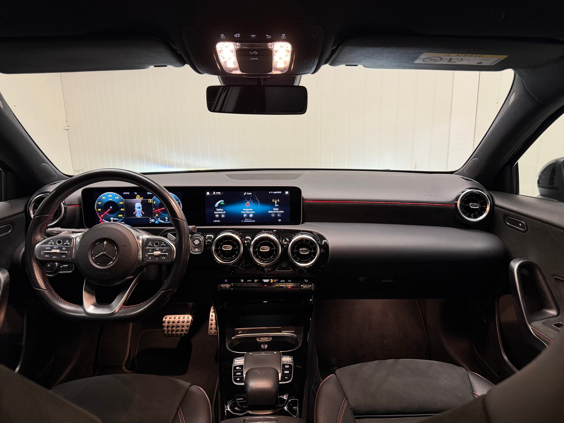 MERCEDES-BENZ A 250 AMG Line 7G-DCT-image-11