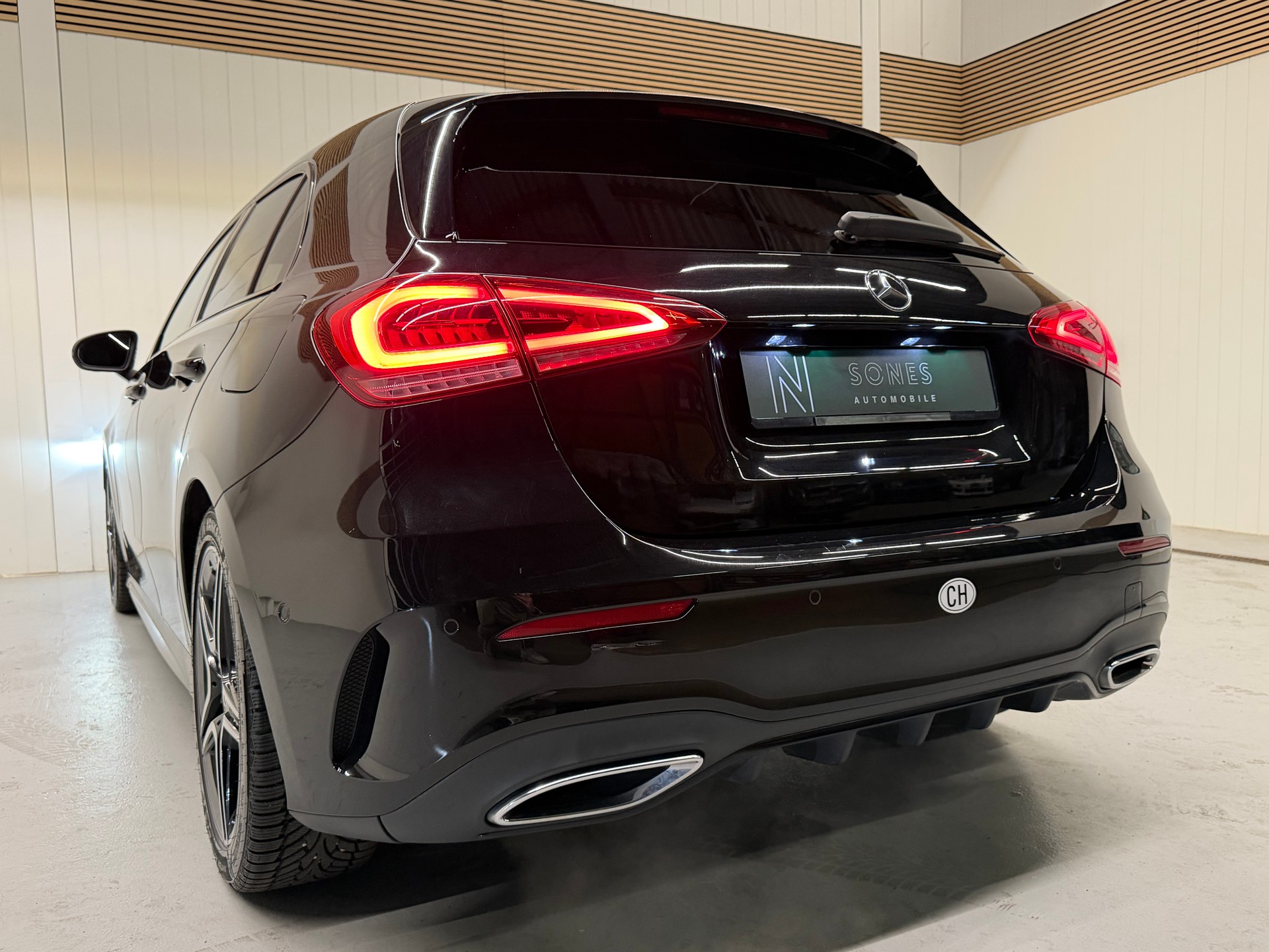 MERCEDES-BENZ A 250 AMG Line 7G-DCT-image-7