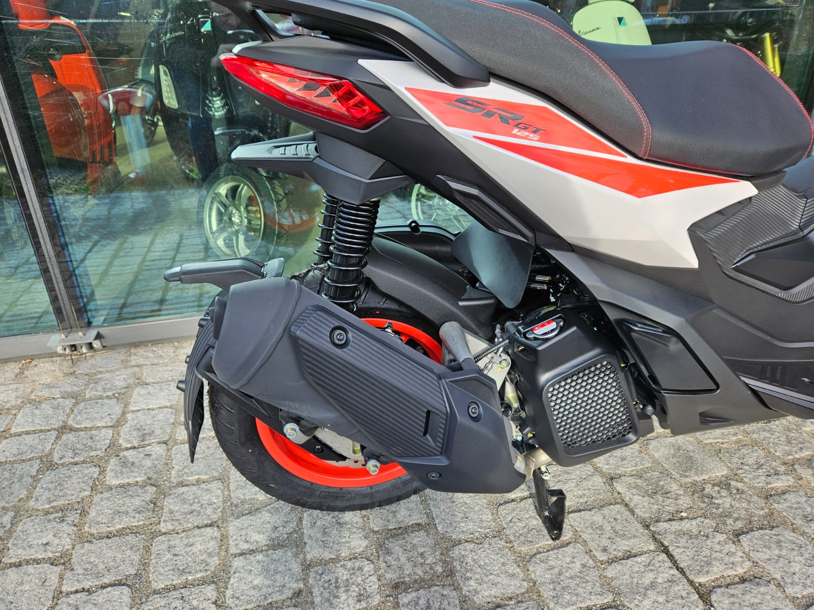 APRILIA SR 125 GT Sport ABS E5+-image-9
