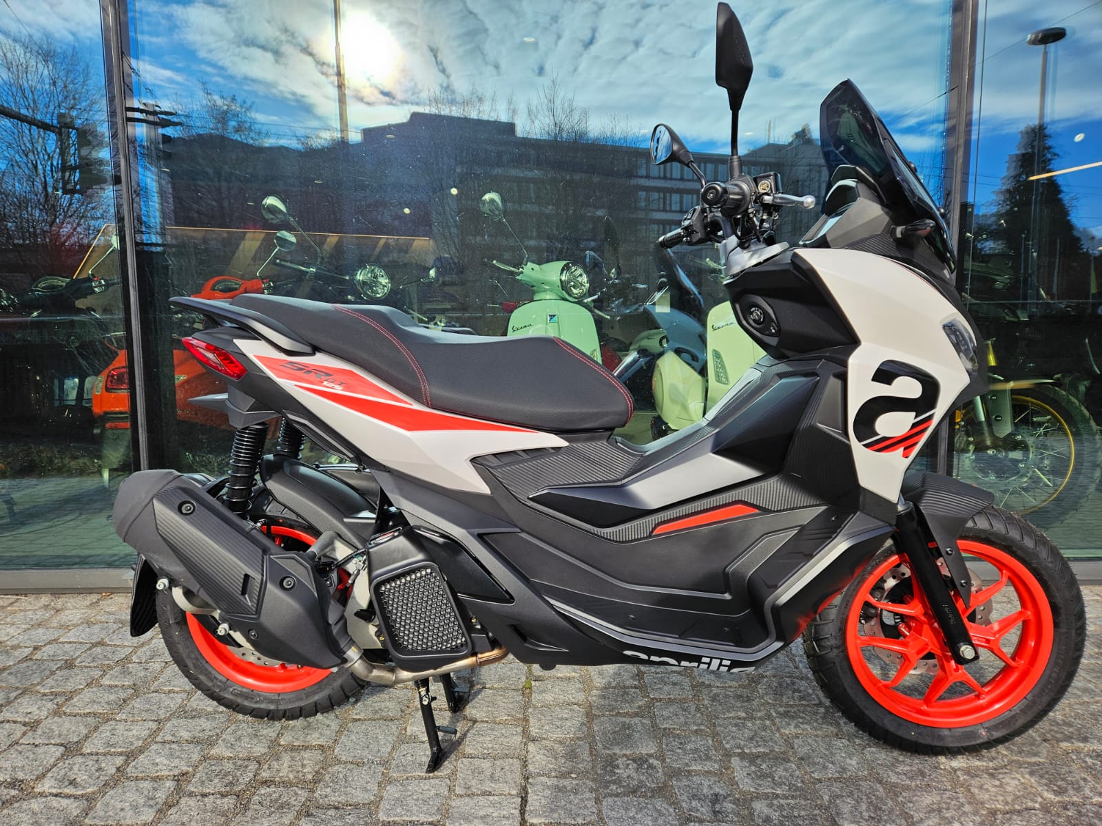 APRILIA SR 125 GT Sport ABS E5+-showroom-element-1