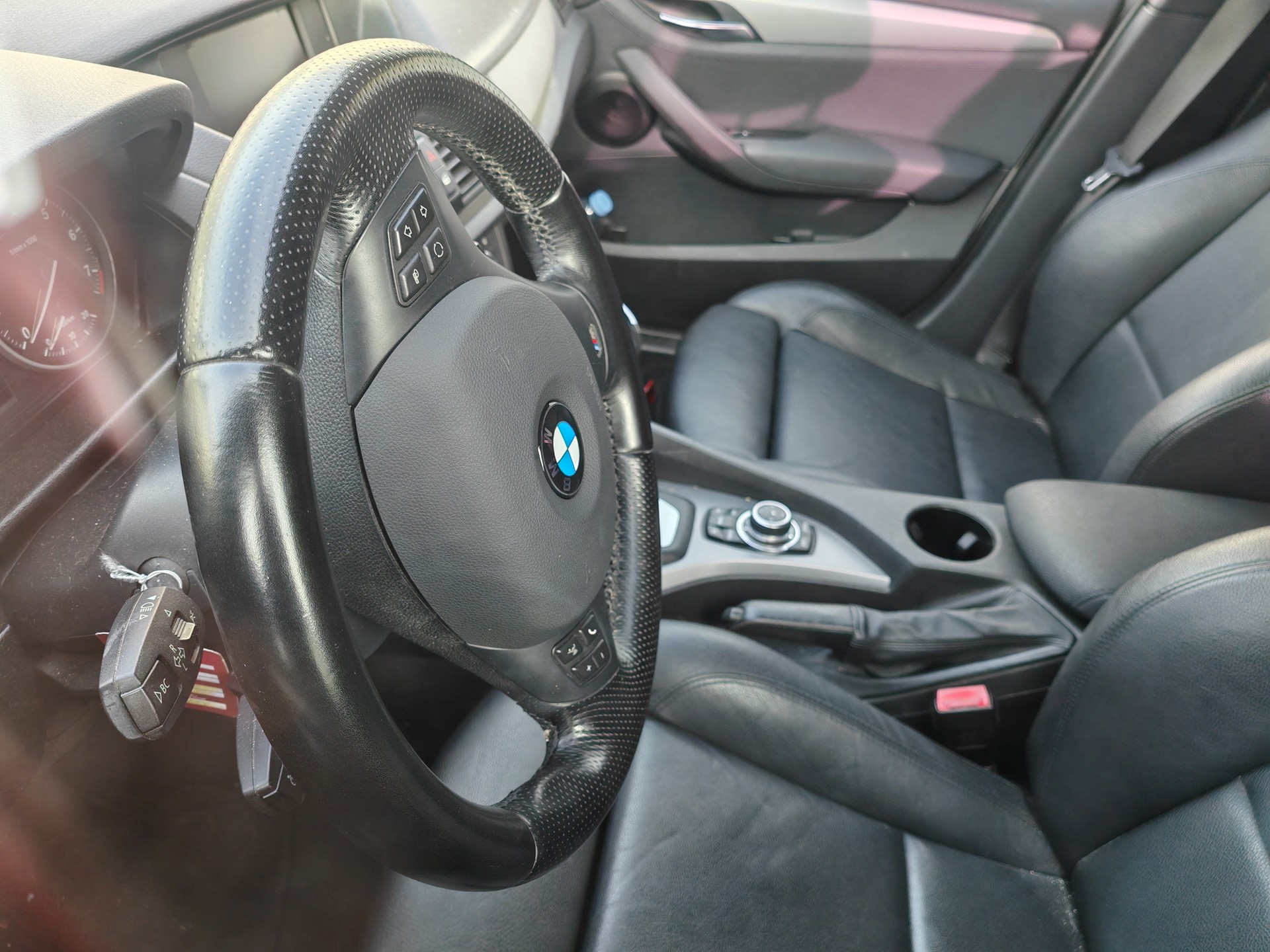 BMW X1 xDrive 28i Steptronic-image-4