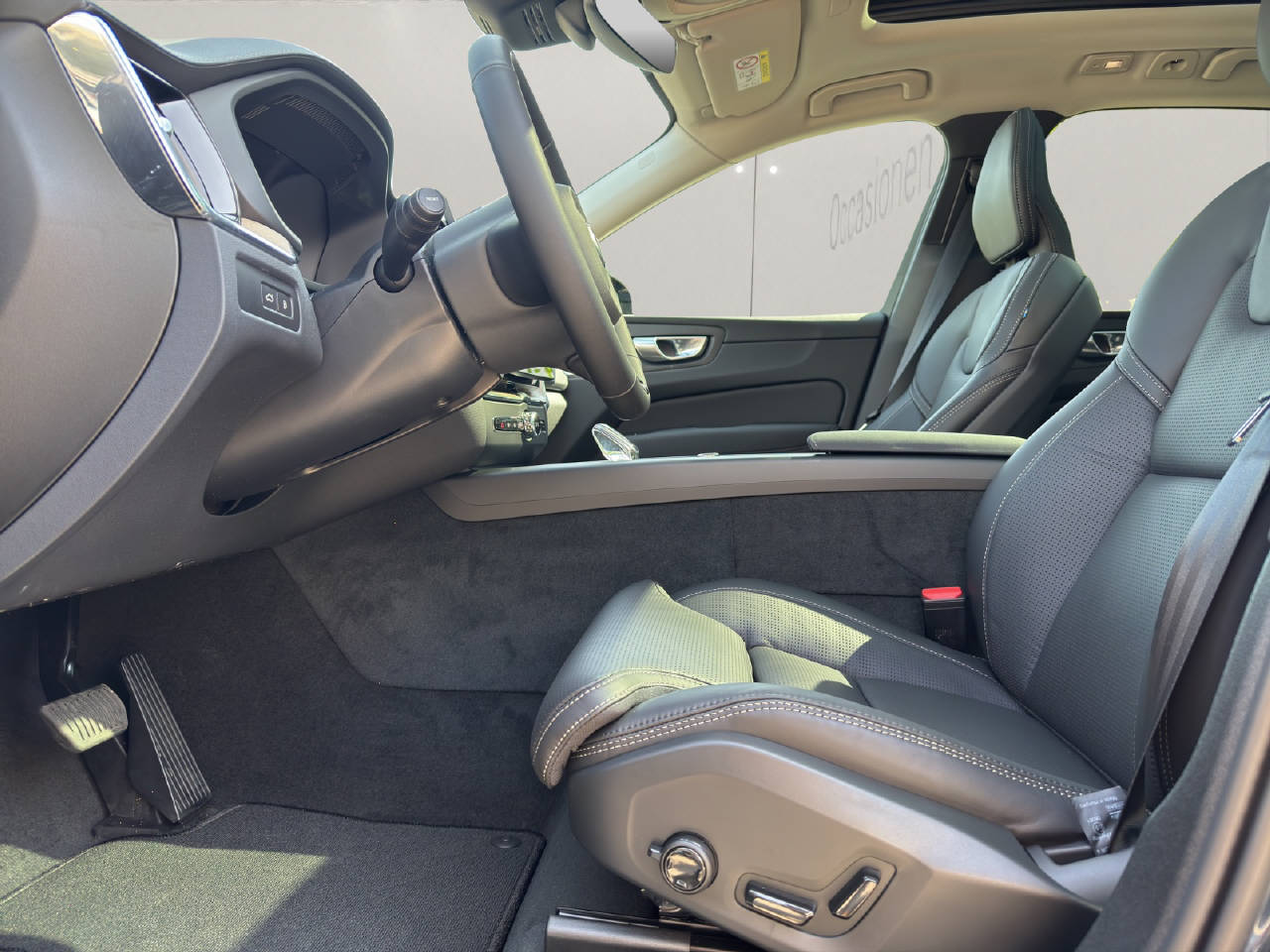 VOLVO XC60 2.0 T6 TE Ultra Dark eAWD .-image-9