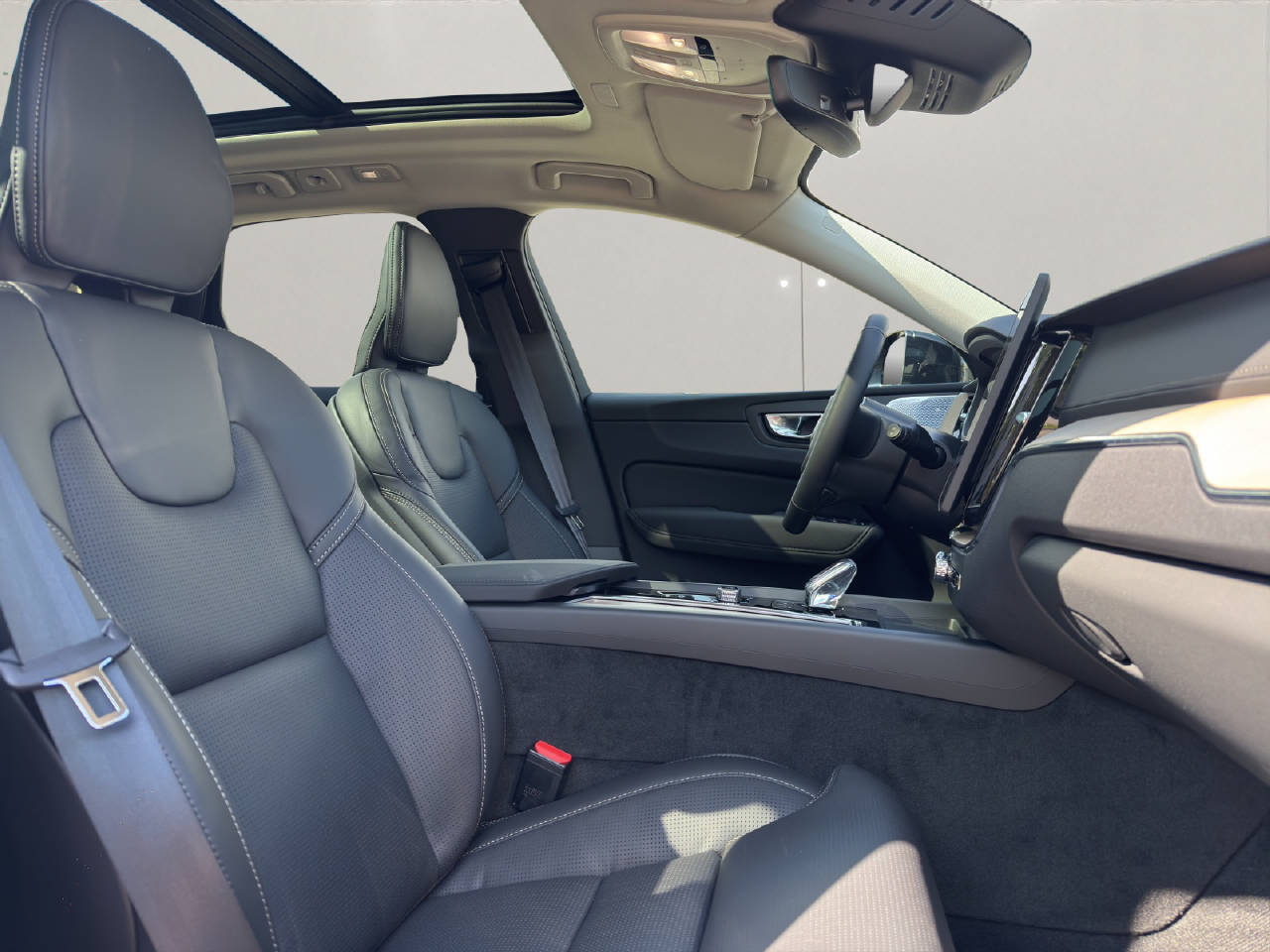 VOLVO XC60 2.0 T6 TE Ultra Dark eAWD .-image-11