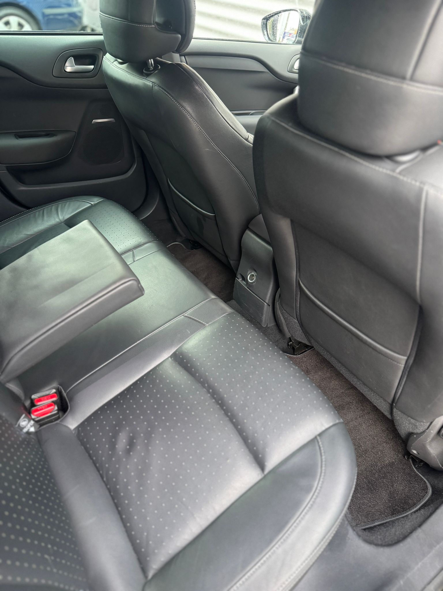 DS AUTOMOBILES DS4 2.0 HDi Dark Top Automatic-image-11