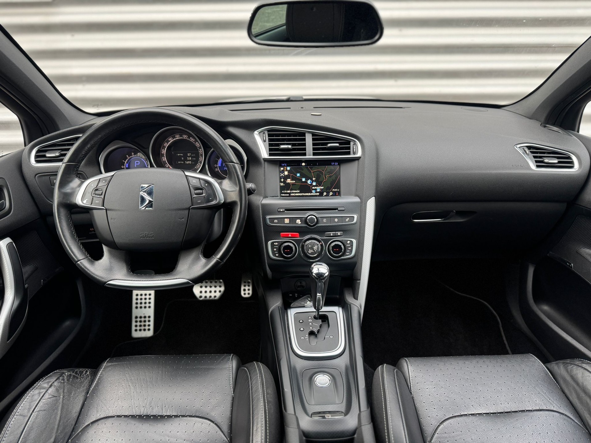DS AUTOMOBILES DS4 2.0 HDi Dark Top Automatic-image-8