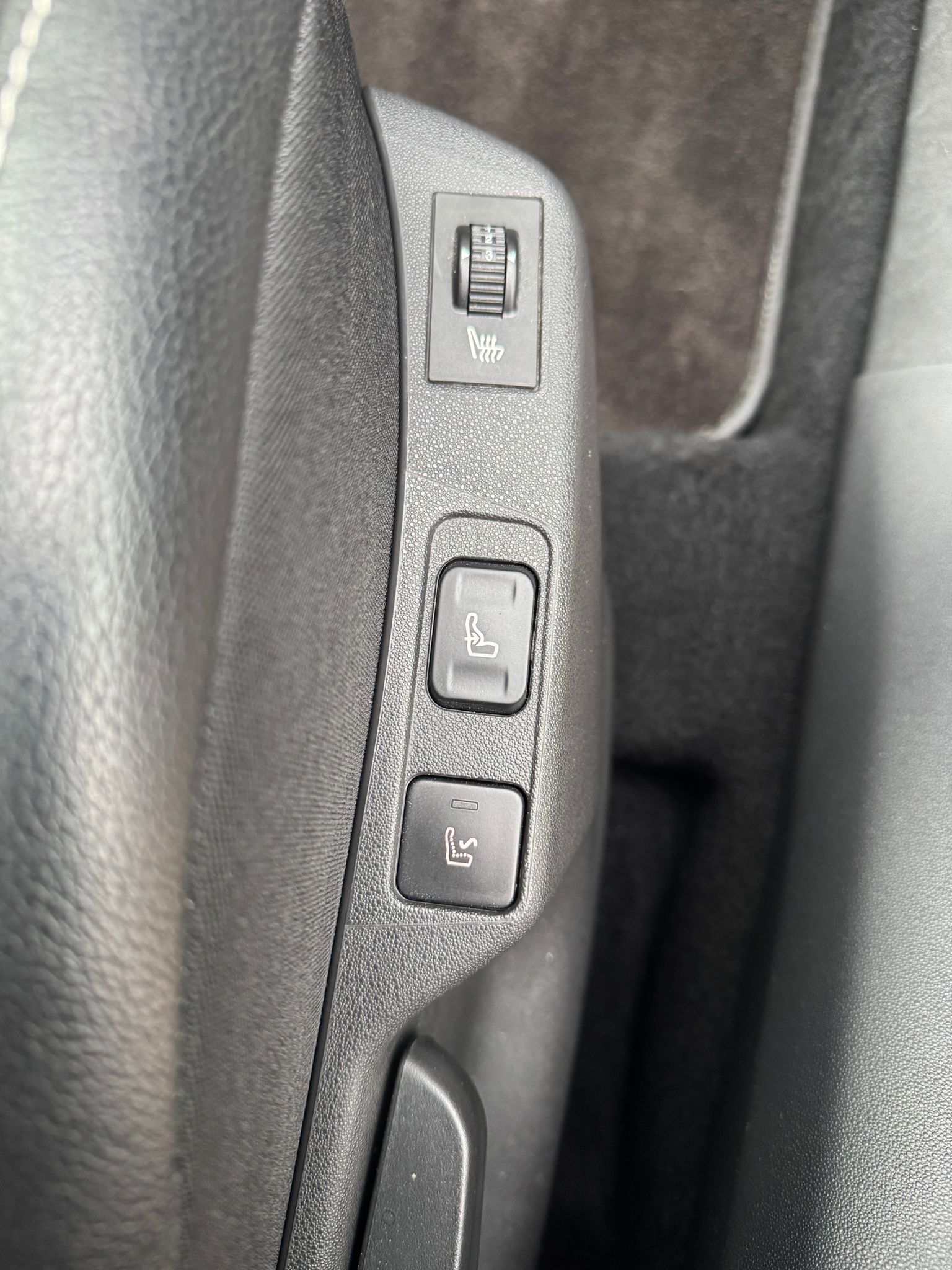 DS AUTOMOBILES DS4 2.0 HDi Dark Top Automatic-image-12