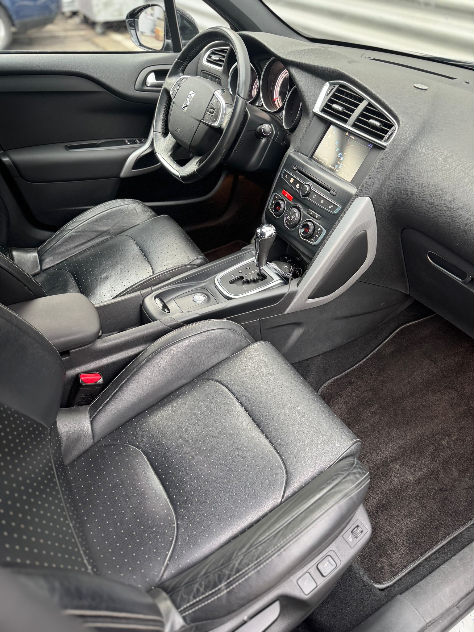 DS AUTOMOBILES DS4 2.0 HDi Dark Top Automatic-image-7