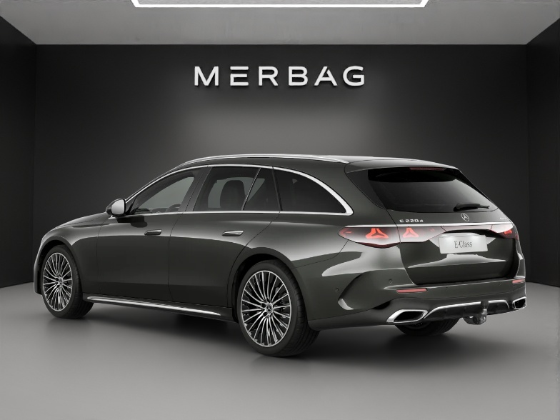 MERCEDES-BENZ E 220 d T 4Matic 9G-Tronic-image-4