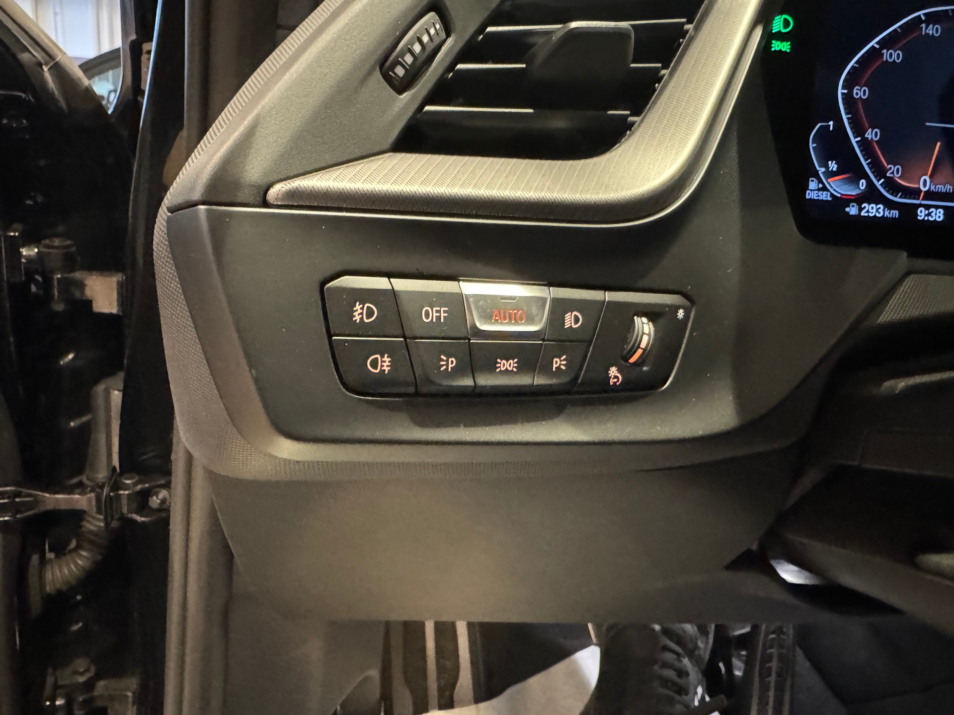 BMW 120d xDrive-image-19