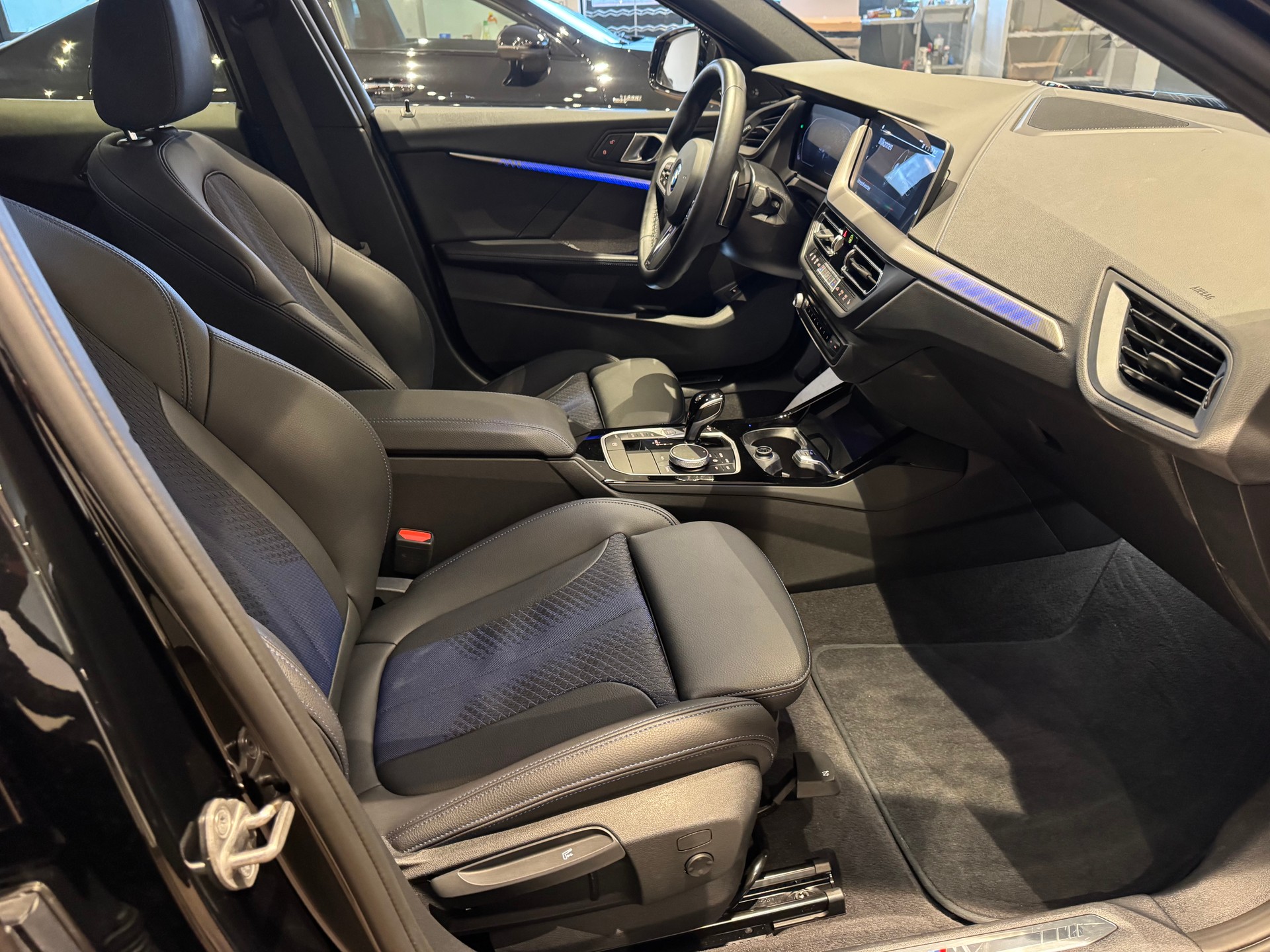 BMW 120d xDrive-image-6