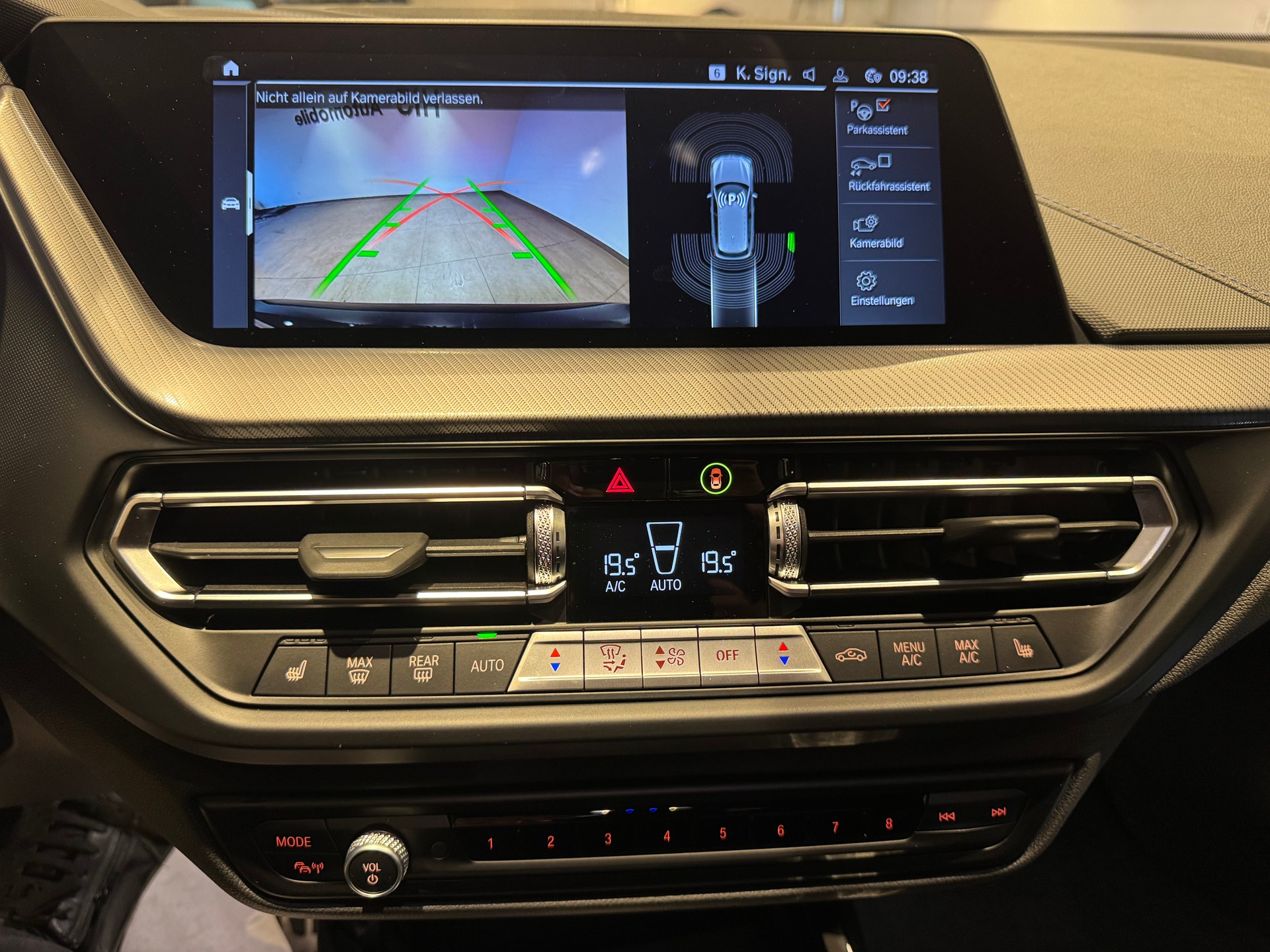 BMW 120d xDrive-image-14