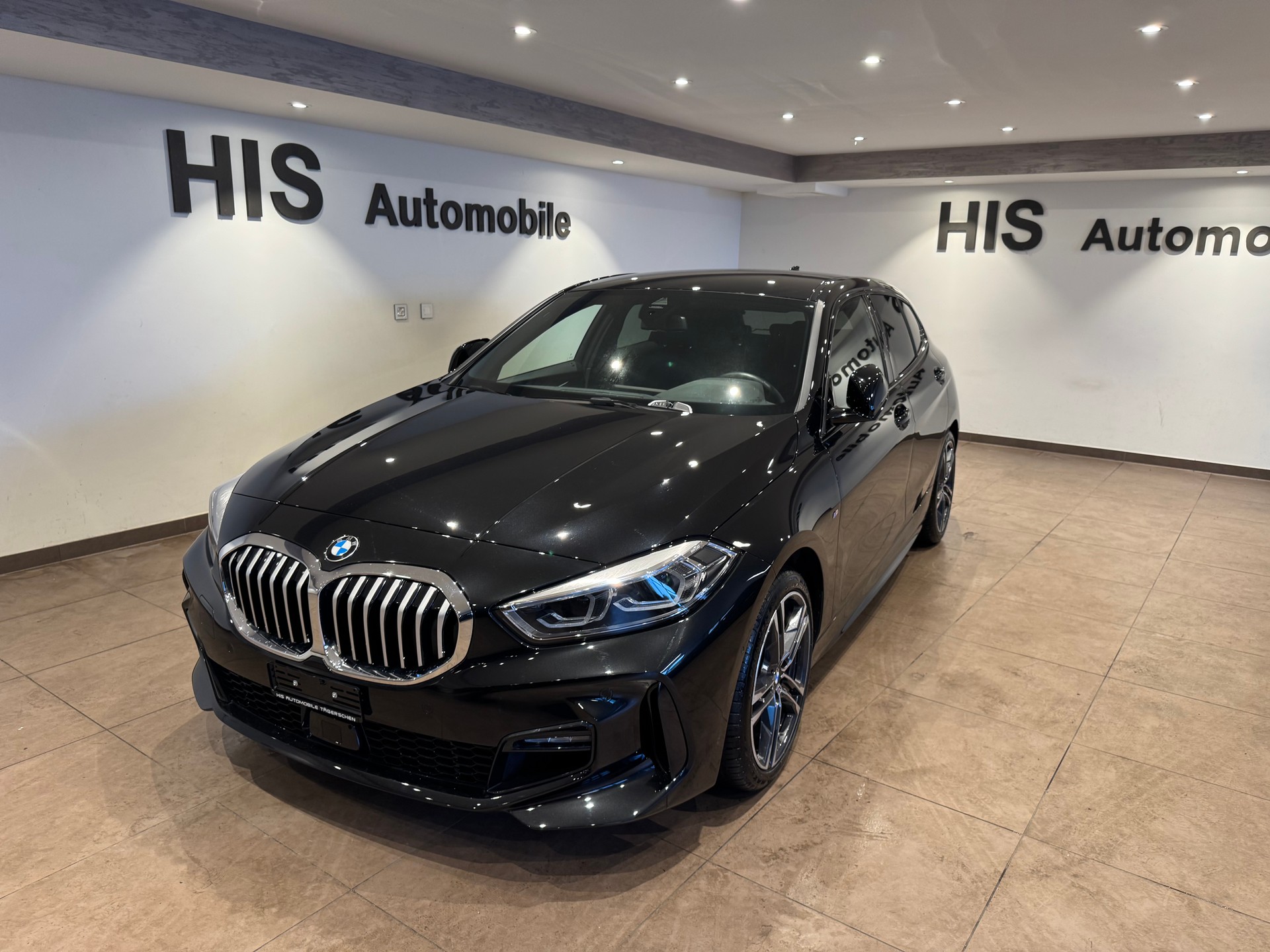 BMW 120d xDrive-image-1