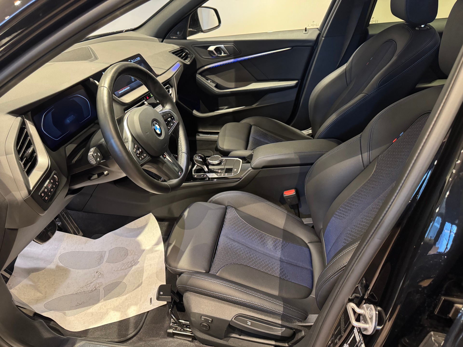BMW 120d xDrive-image-11