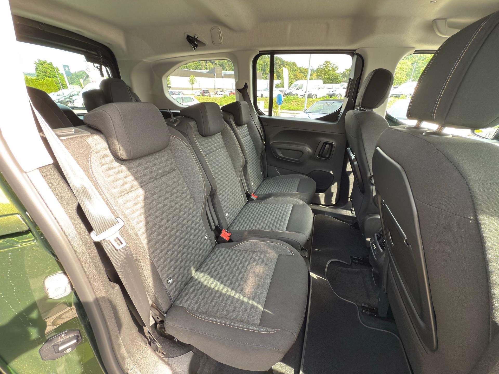 PEUGEOT Rifter Long 1.5 BlueHDi GT EAT8-image-9