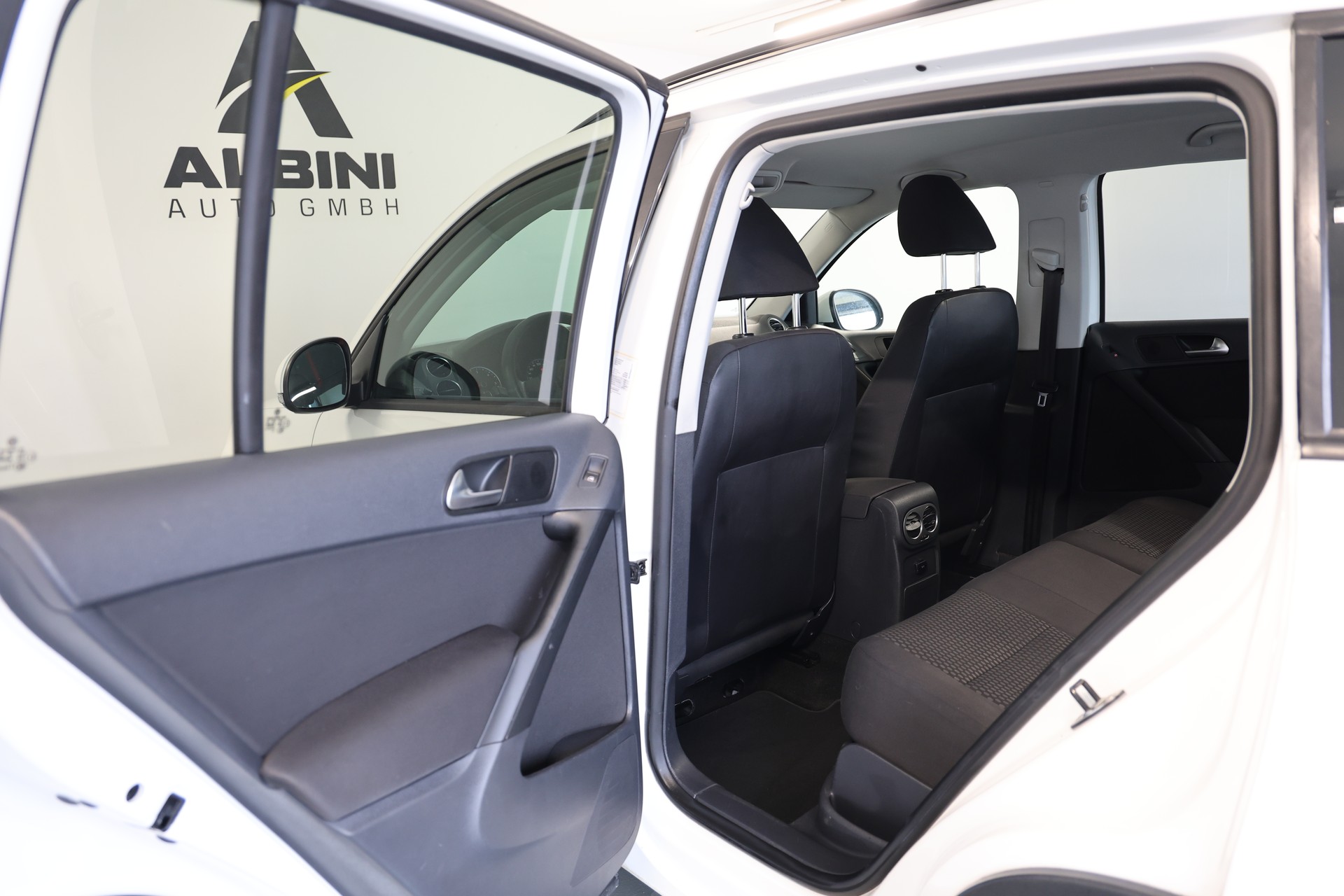 VW Tiguan 2.0 TDI BlueMotion Value 4x2-image-13