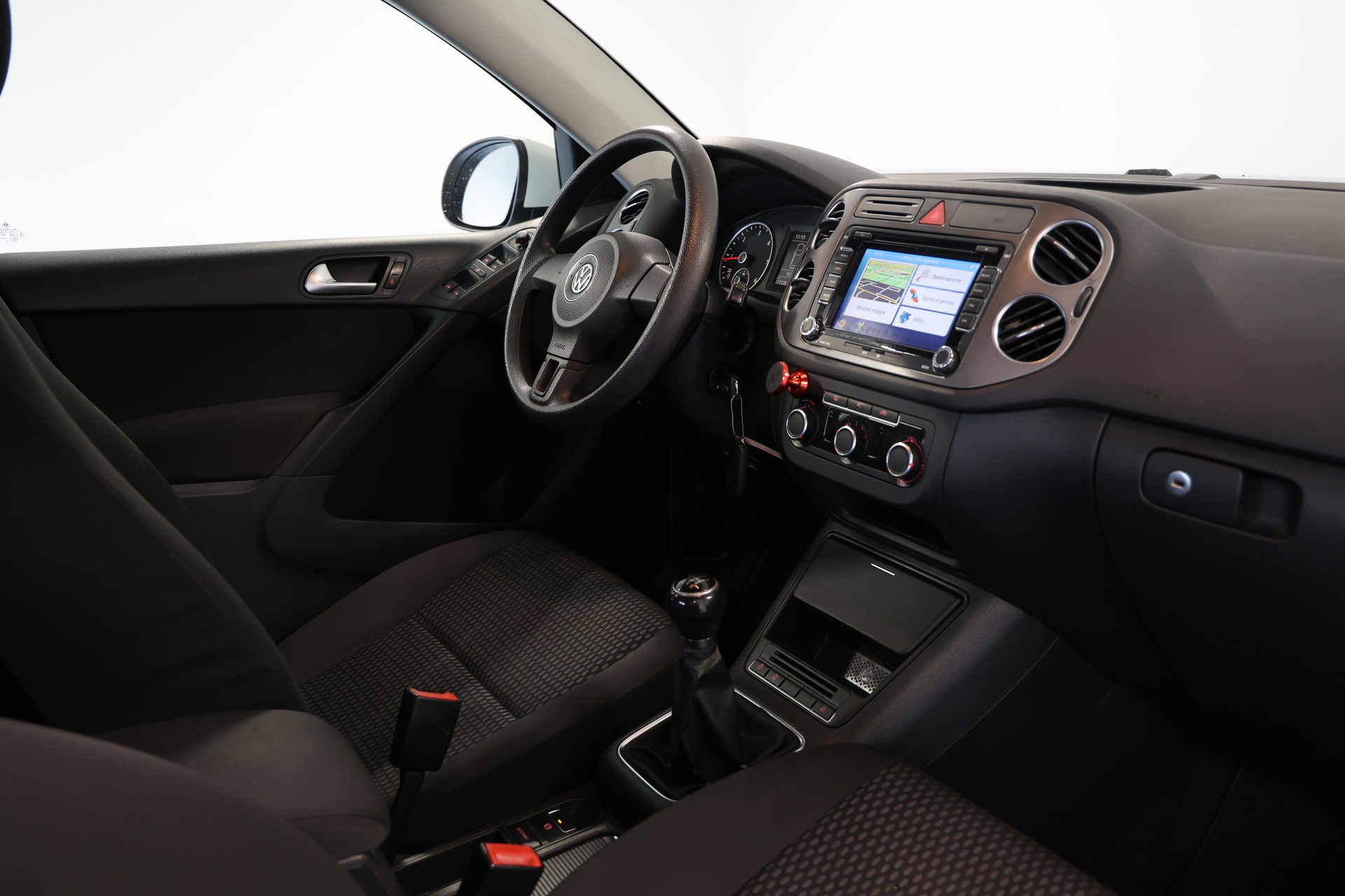 VW Tiguan 2.0 TDI BlueMotion Value 4x2-image-12