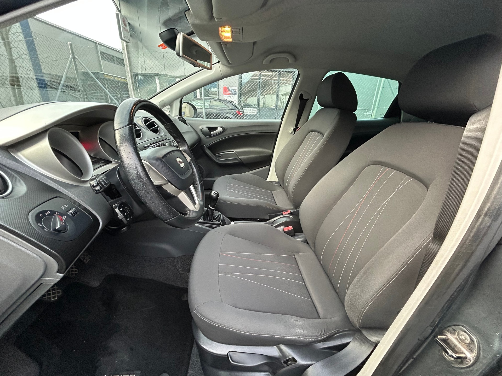 SEAT Ibiza 1.2 TSI Sport-image-9