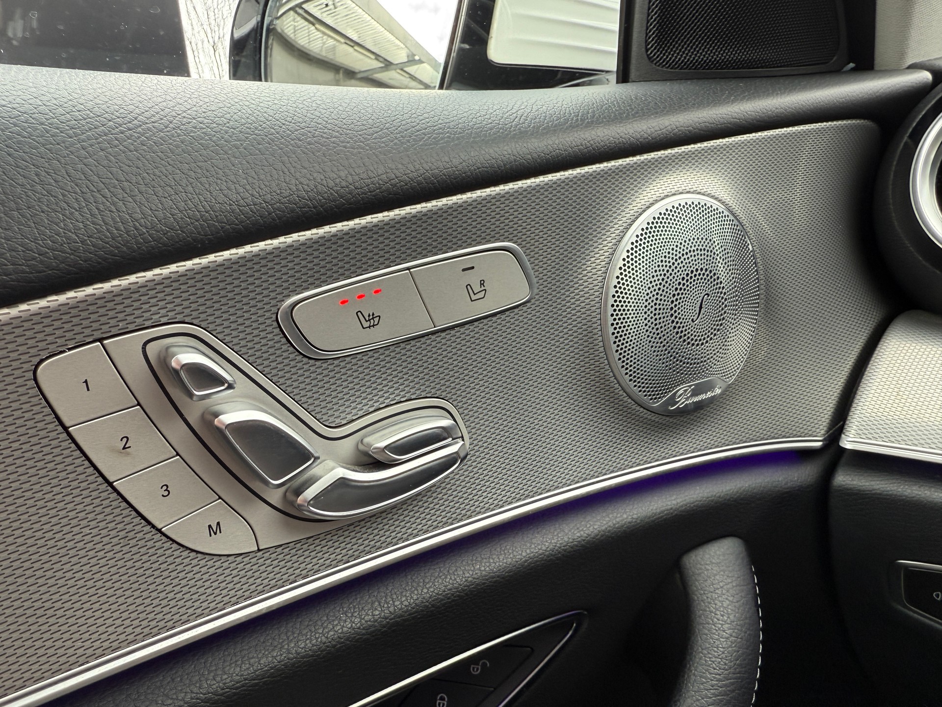 MERCEDES-BENZ E 200 Avantgarde 4 Matic-image-12