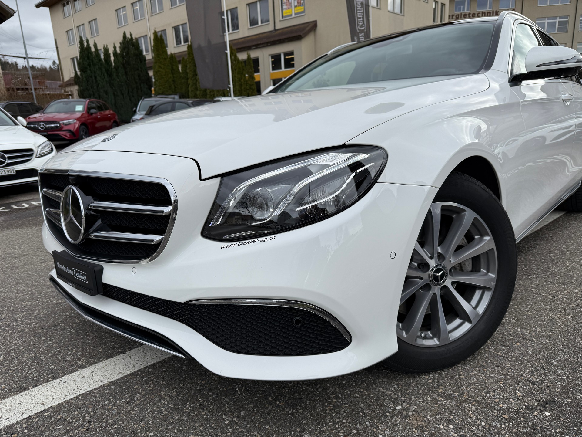 MERCEDES-BENZ E 200 Avantgarde 4 Matic-image-10