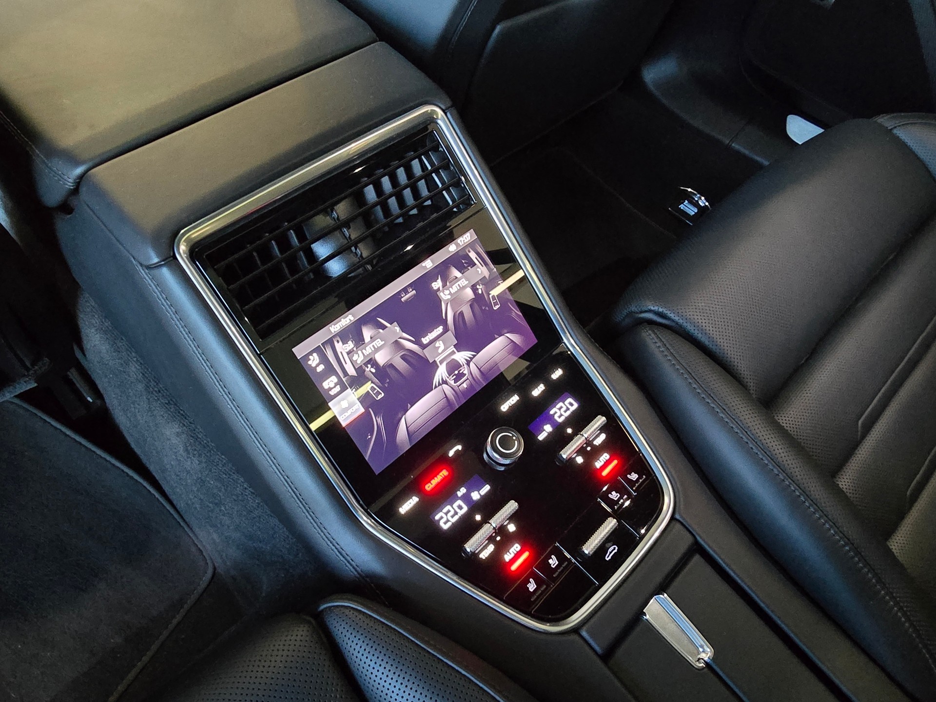 PORSCHE Panamera Turbo S E-Hybrid Sport Turismo PDK-image-20