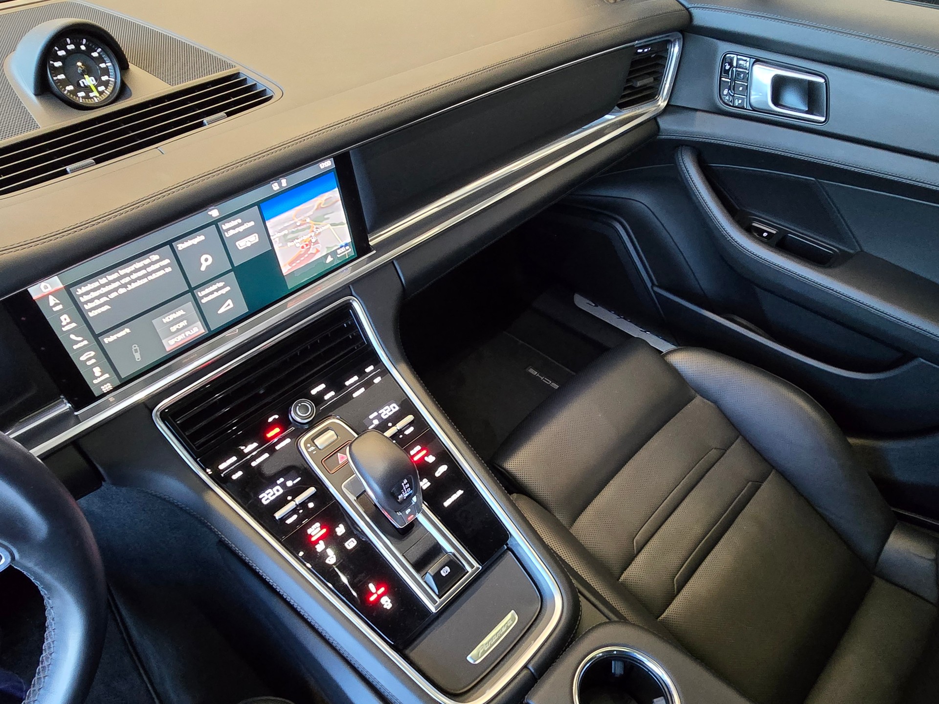 PORSCHE Panamera Turbo S E-Hybrid Sport Turismo PDK-image-10